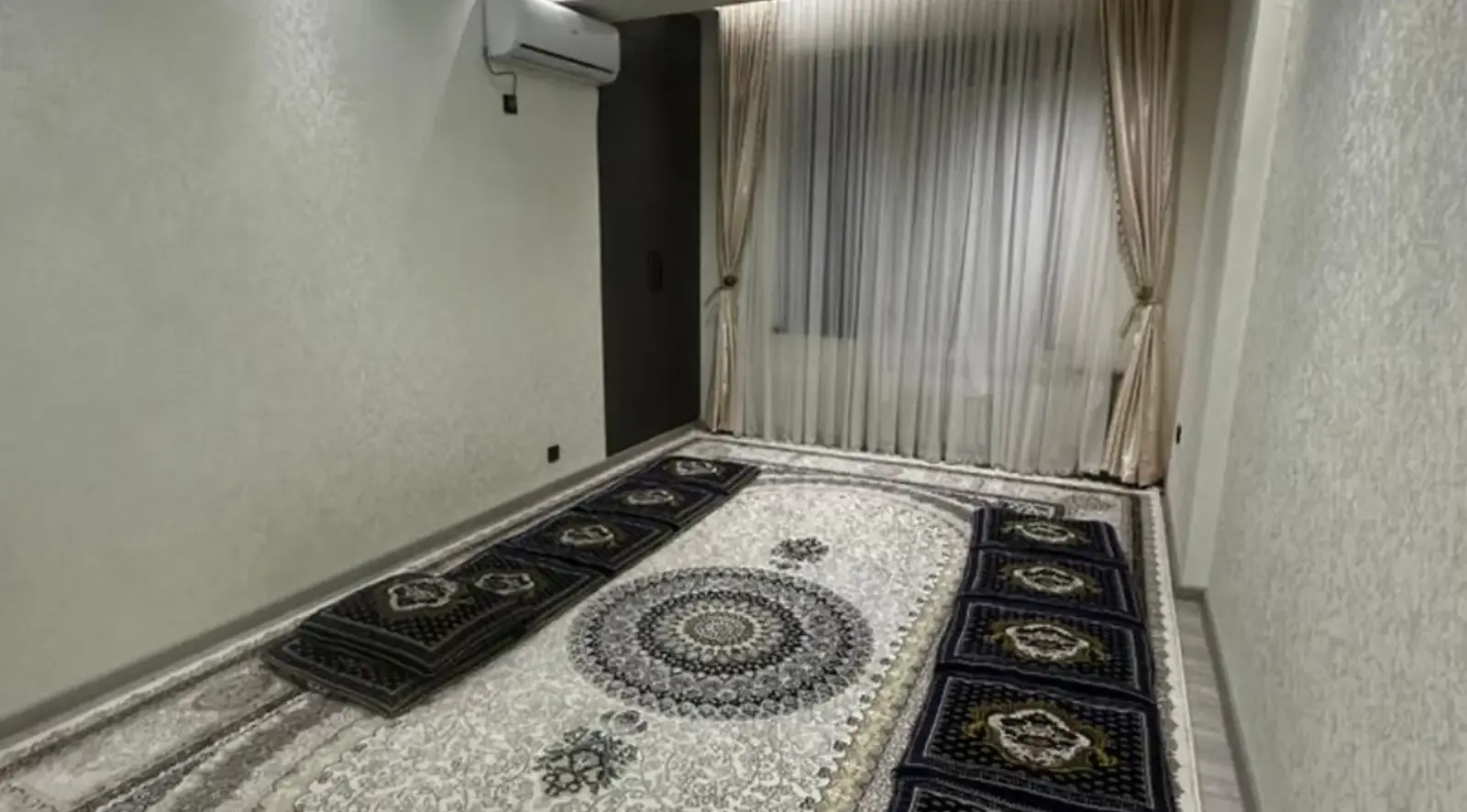 2-комн. квартира, 14 этаж, 68м², поворот аэропорта 4дома