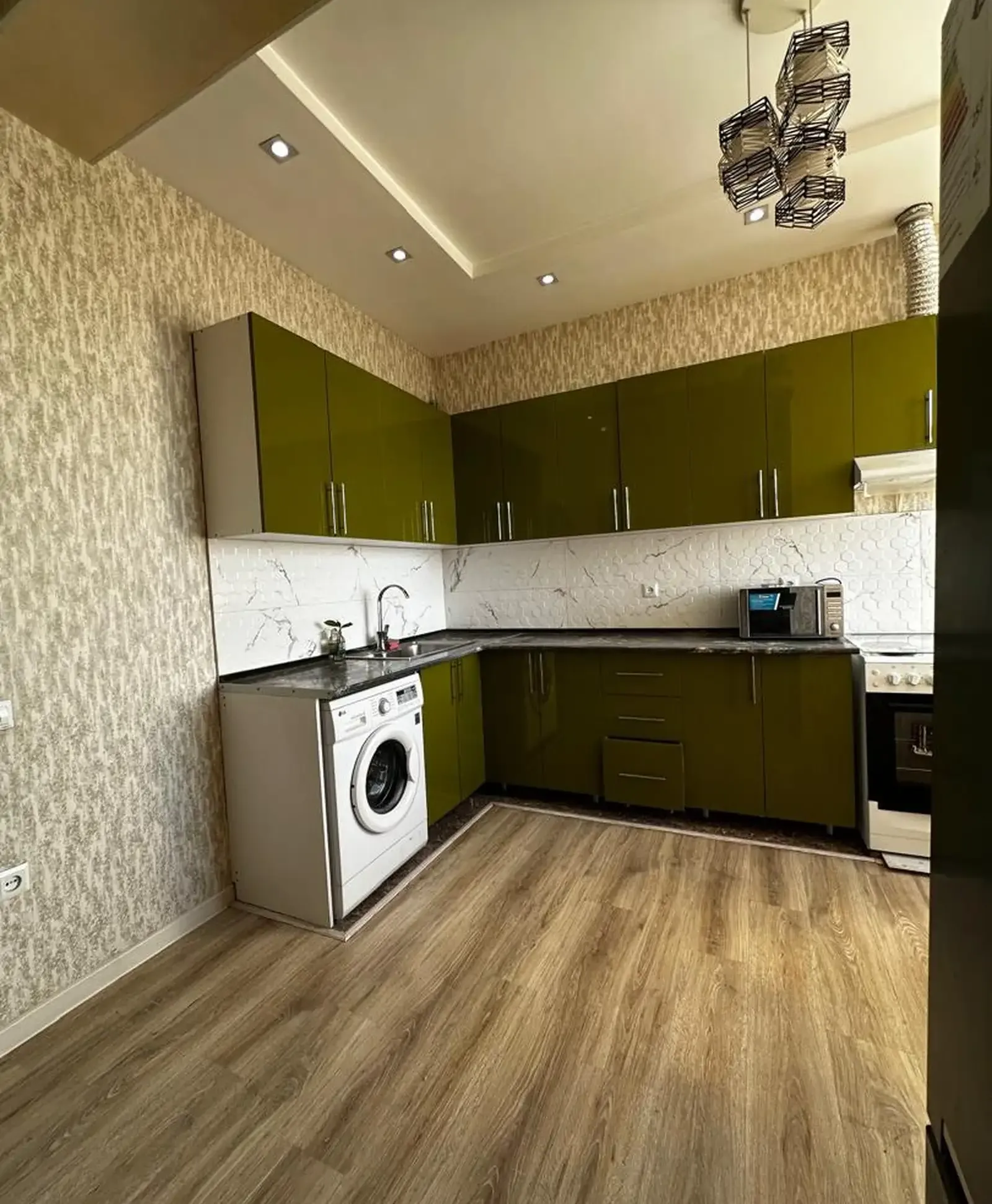 3-к квартира, 12 этаж, 112 м², Шохмансур