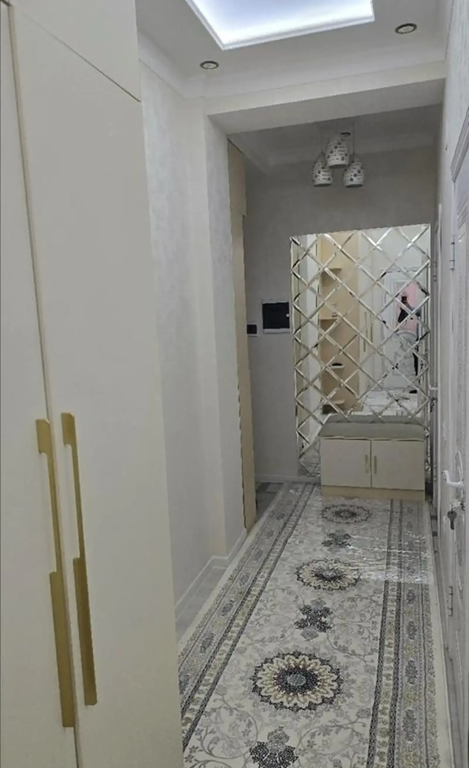 2-комн. квартира, 5 этаж, 70м², Фирдавси