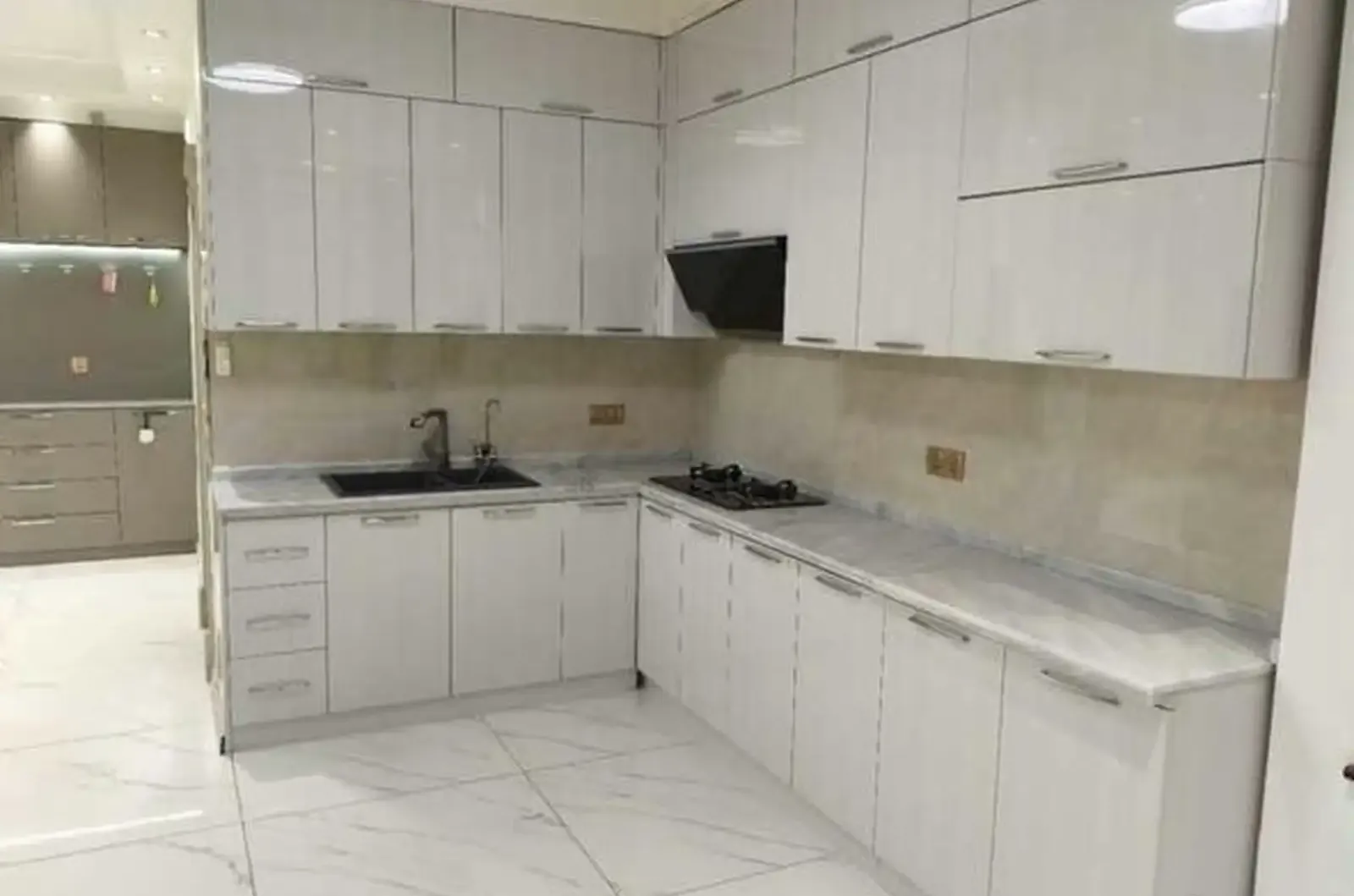 2-комн. квартира, 12 этаж, 80 м², шохмансур