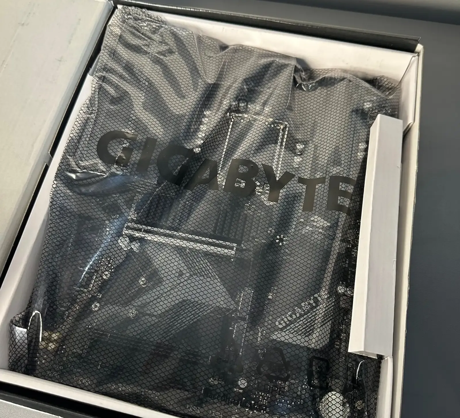 Материнская плата Gigabyte Z790 S DDR4