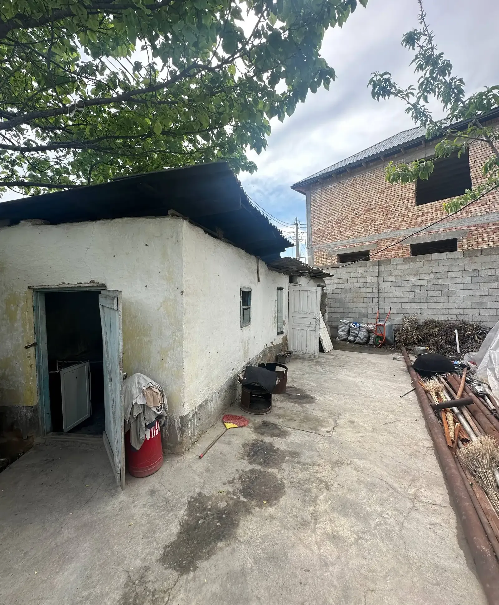 1 этажный, 5-комн. дом, 180 м², 8 соток, Фирдавси