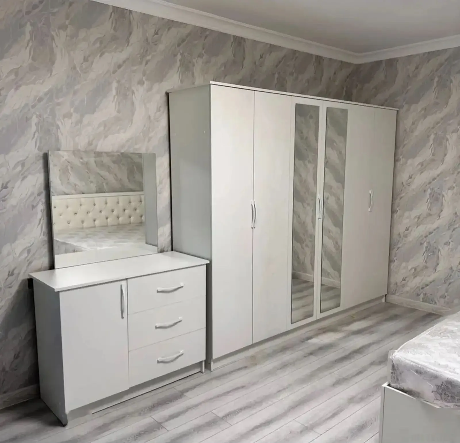 Спальный гарнитур