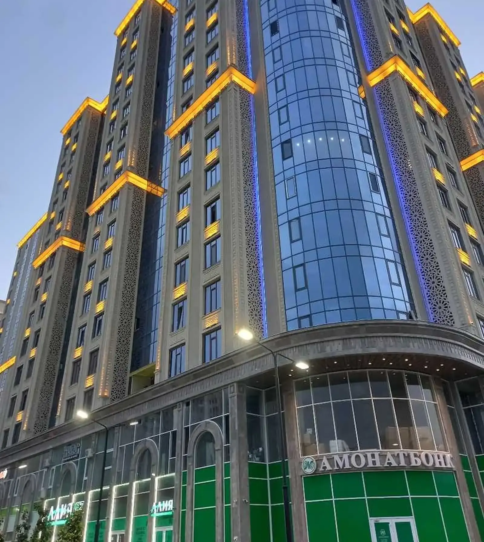 2-комн. квартира, 15 этаж, 53м², Созидание