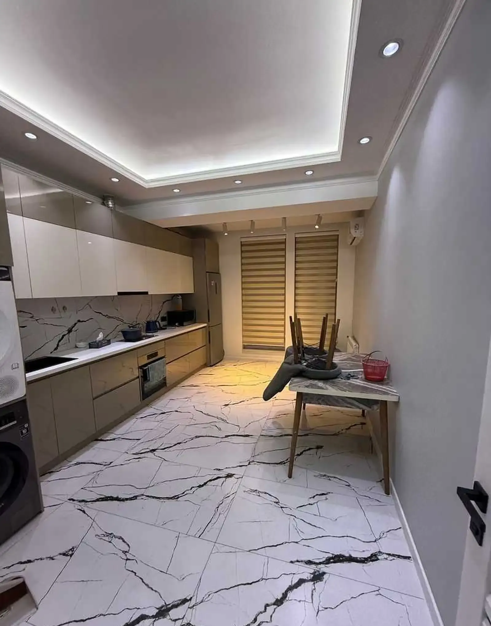 2-комн. квартира, 10 этаж, 97м², ОВИР