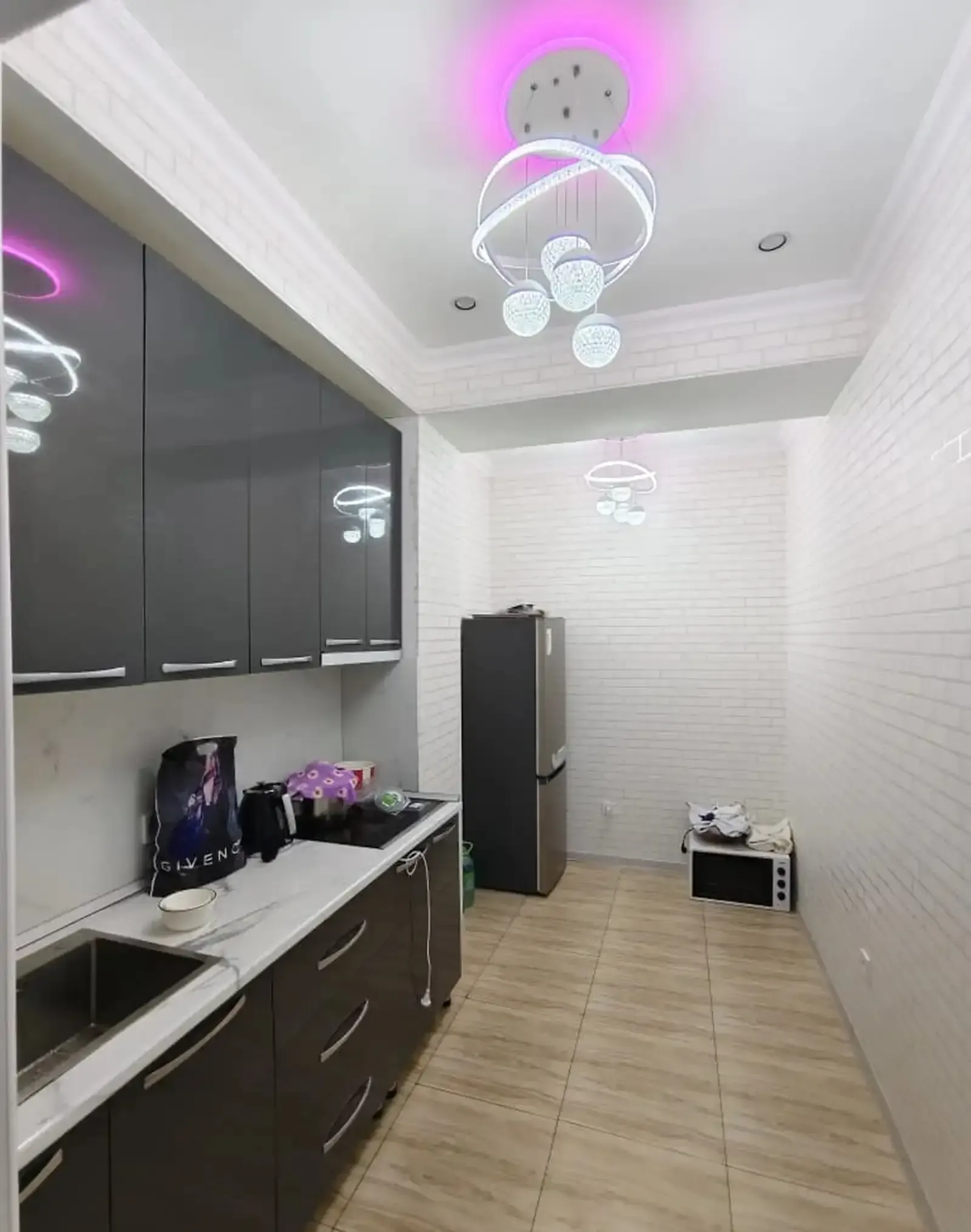 2-комн. квартира, 15 этаж, 72м², 112 мкр пайкар