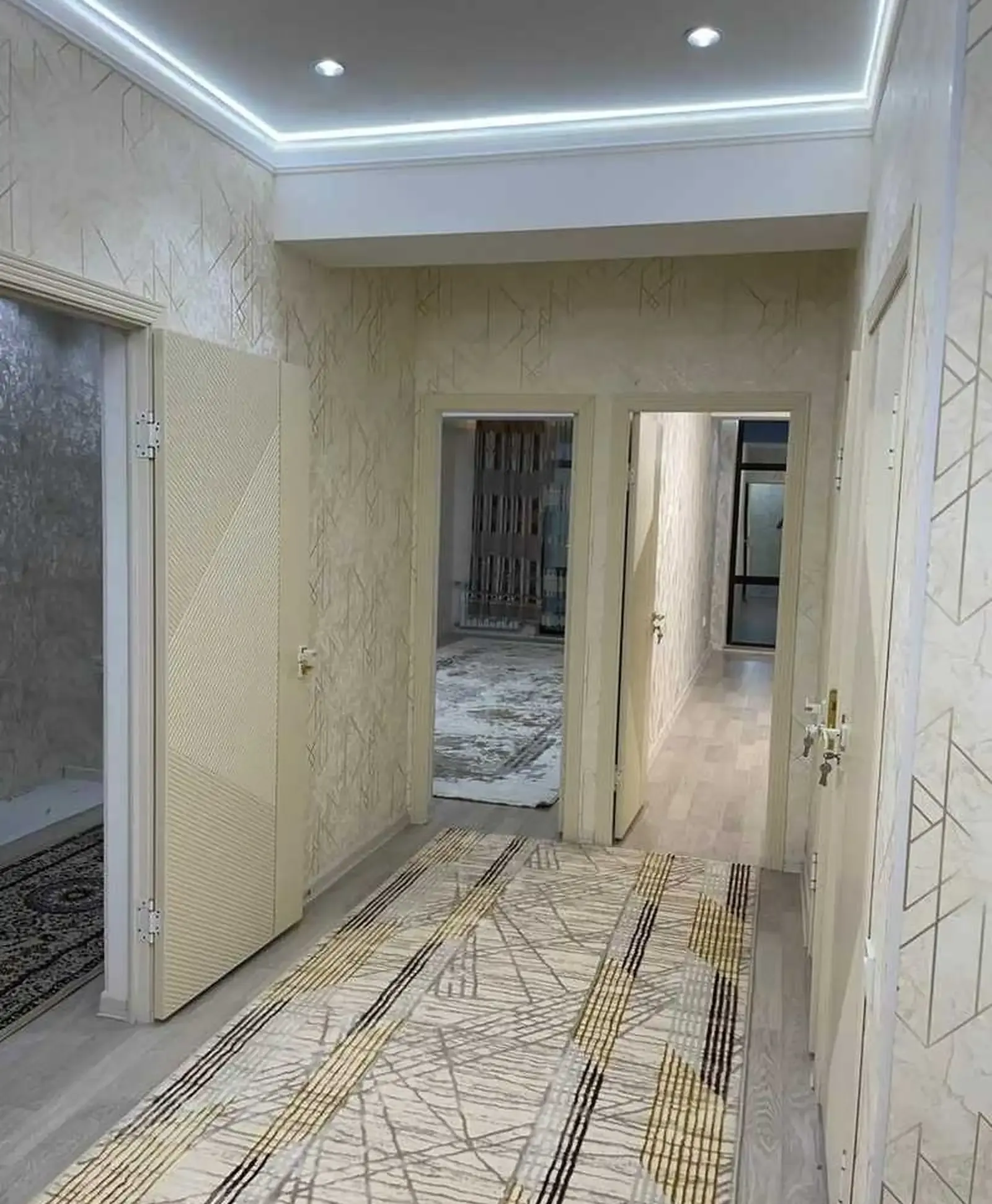 2-комн. квартира, 5 этаж, 65м², сино