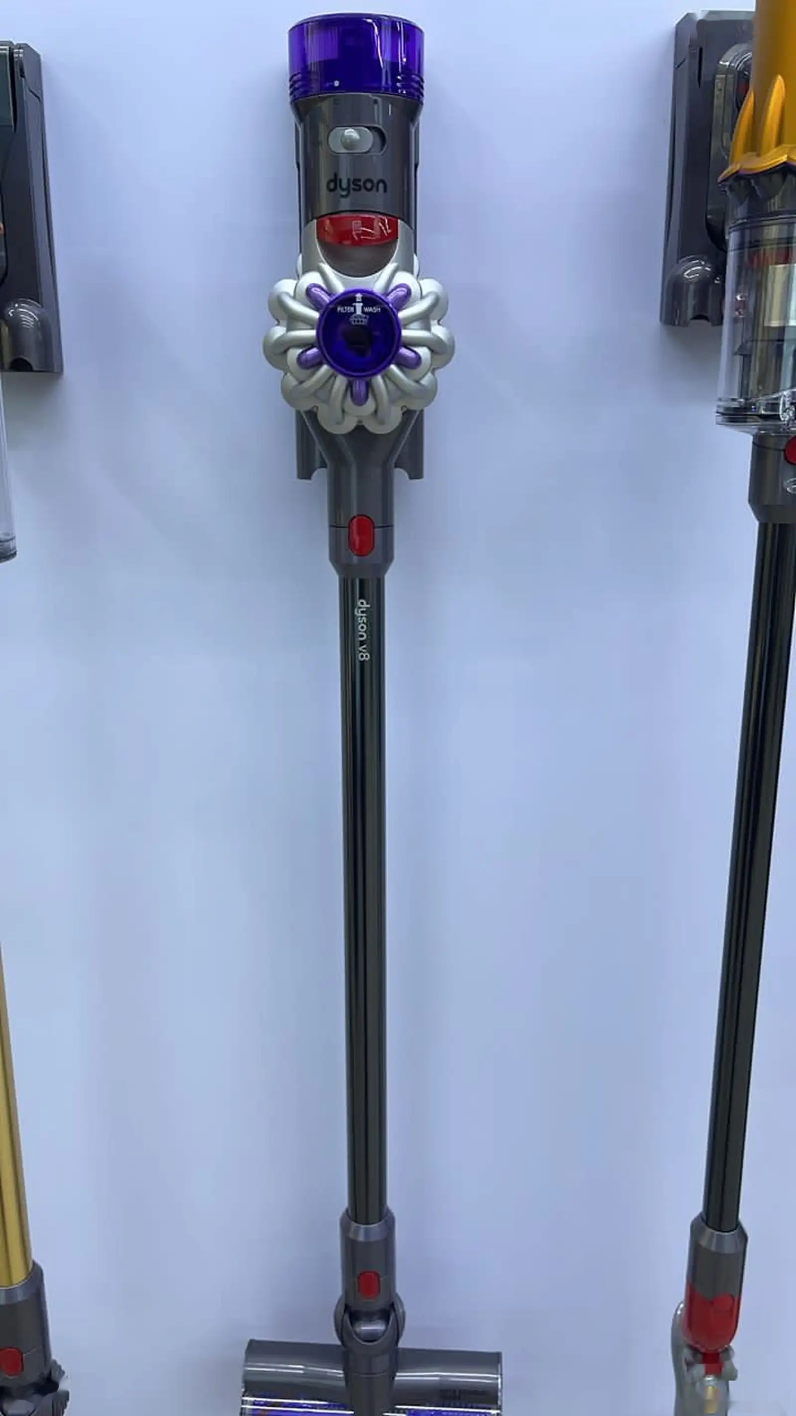 Пылесос Dyson V8 Absolute