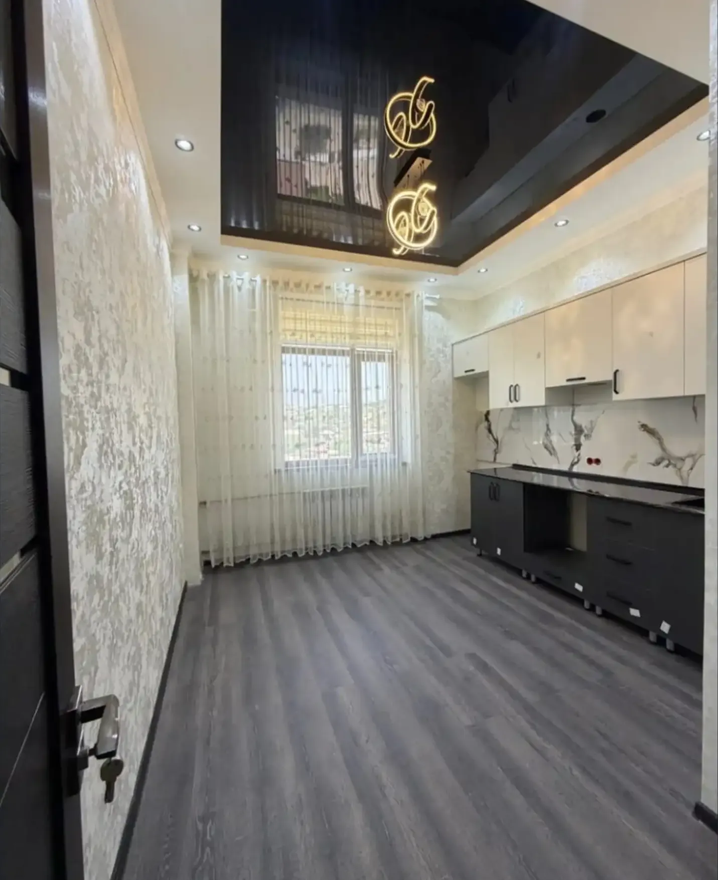 3-комн. квартира, 14 этаж, 100м², Шохмансур