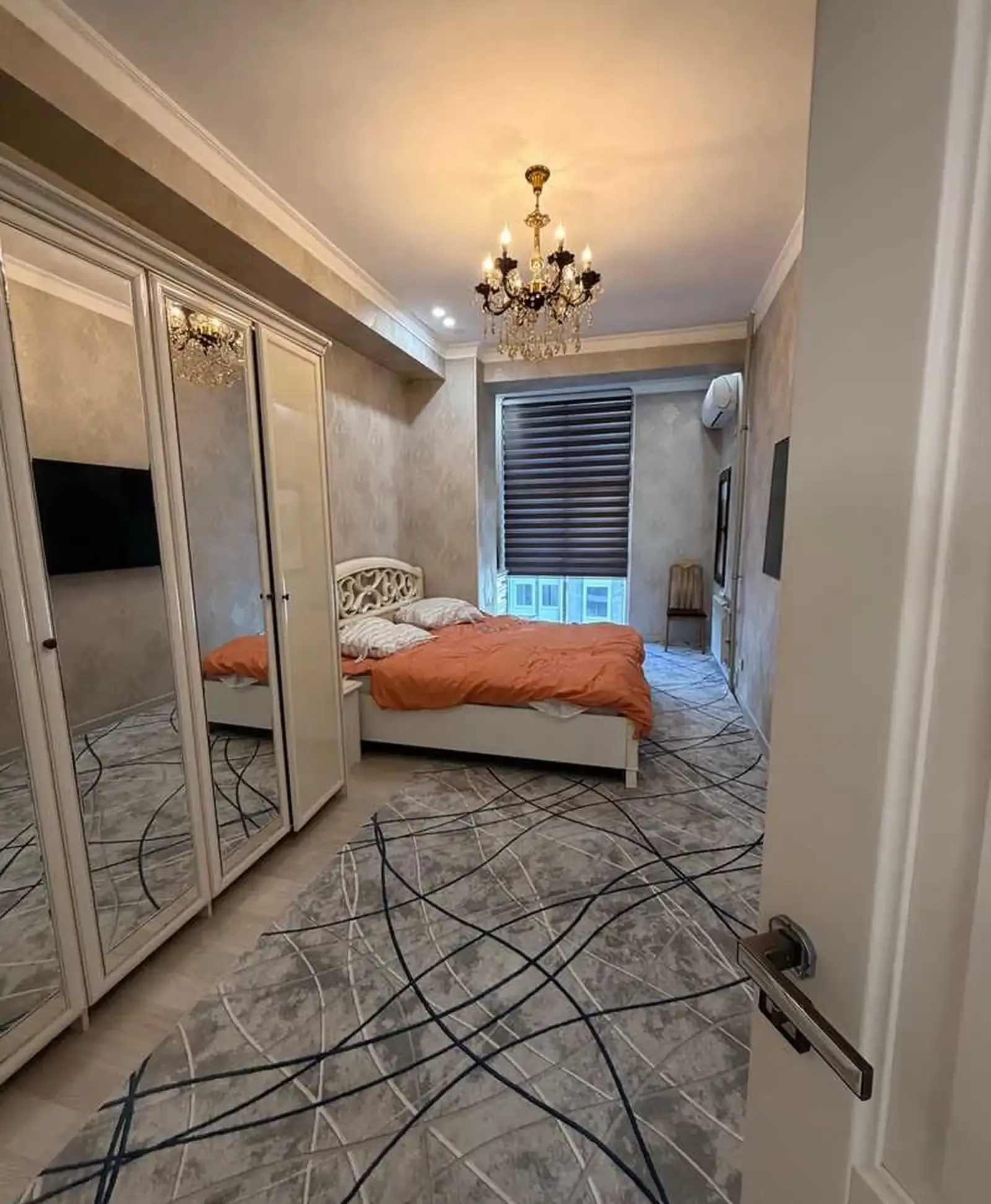 2-комн. квартира, 9 этаж, 82м², Ёқут 2000,Доми Зирбак