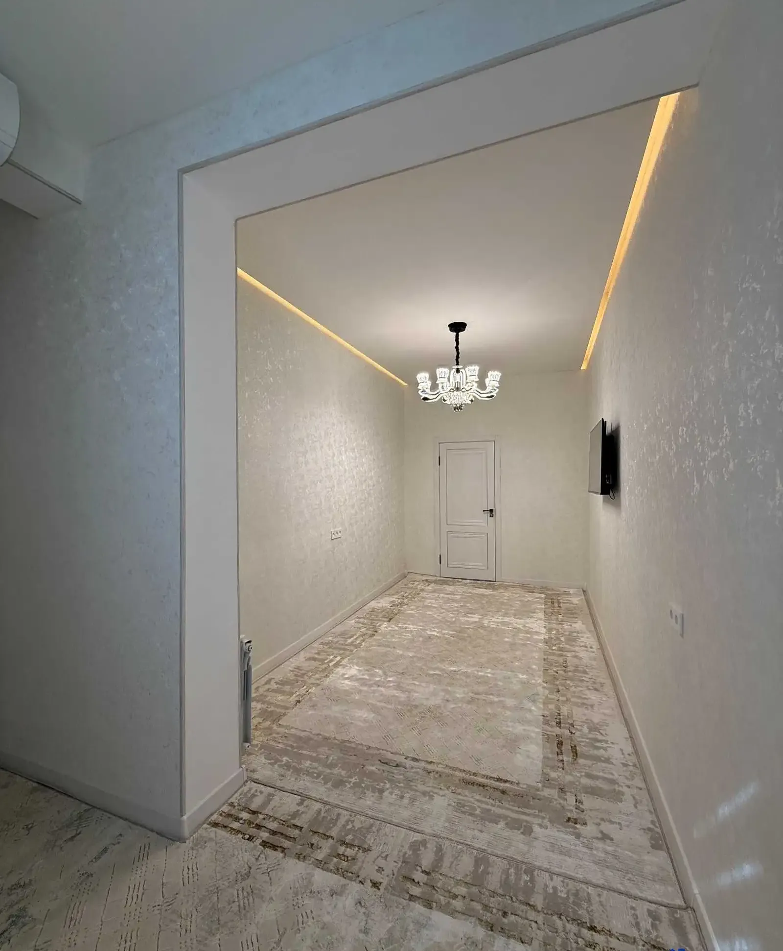 2-комн. квартира, 12 этаж, 77м², Овир