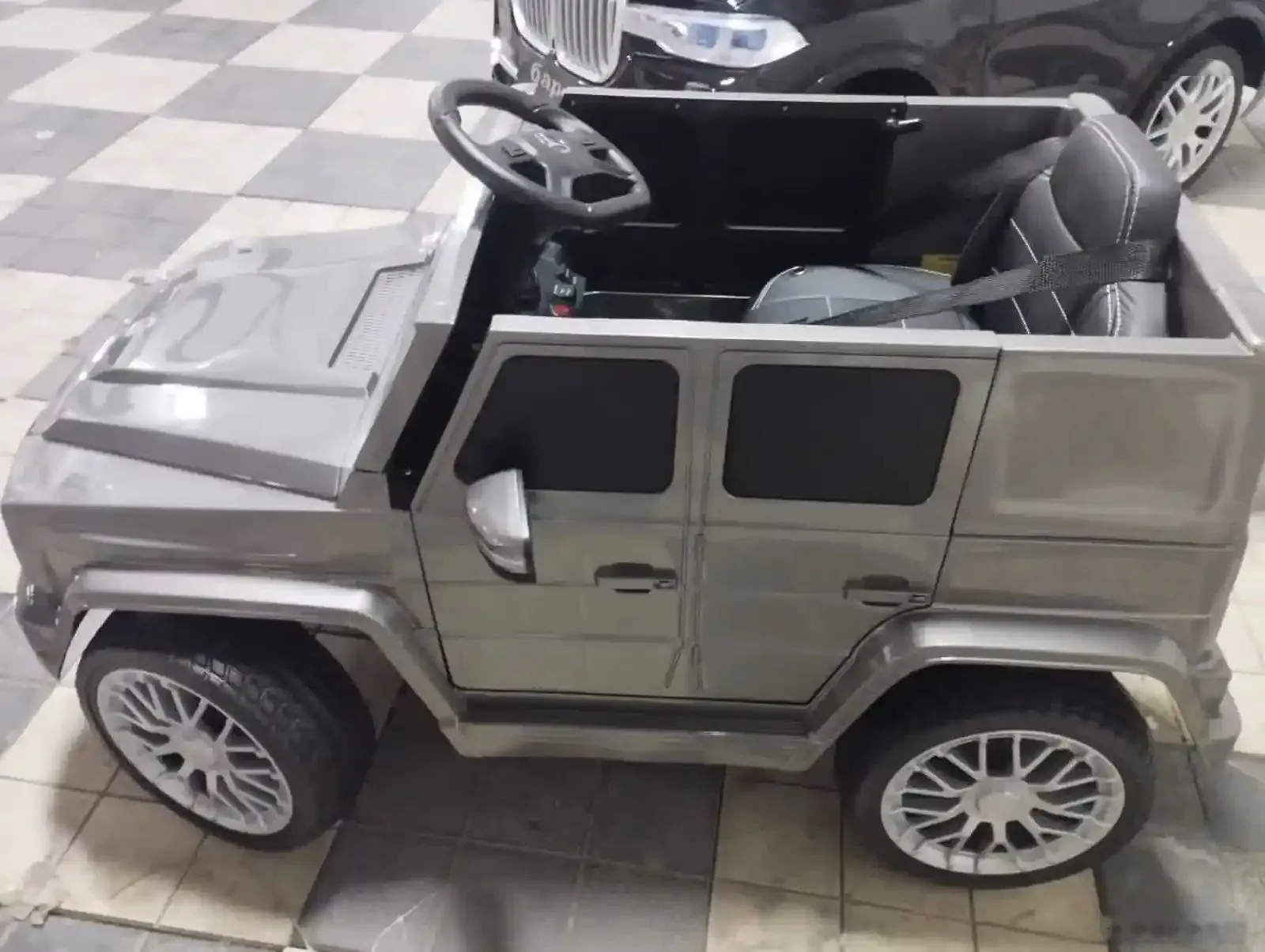 Детский электромобиль