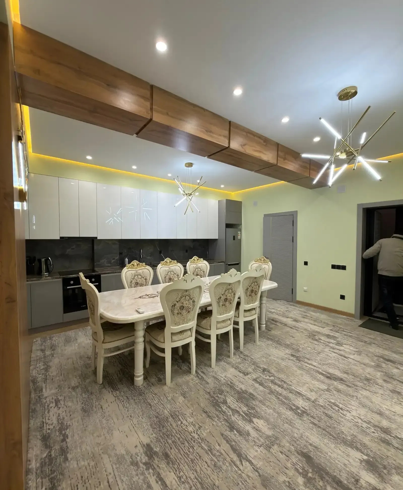 2-комн. квартира, 13 этаж, 90м², Пайкар/Шохмансур