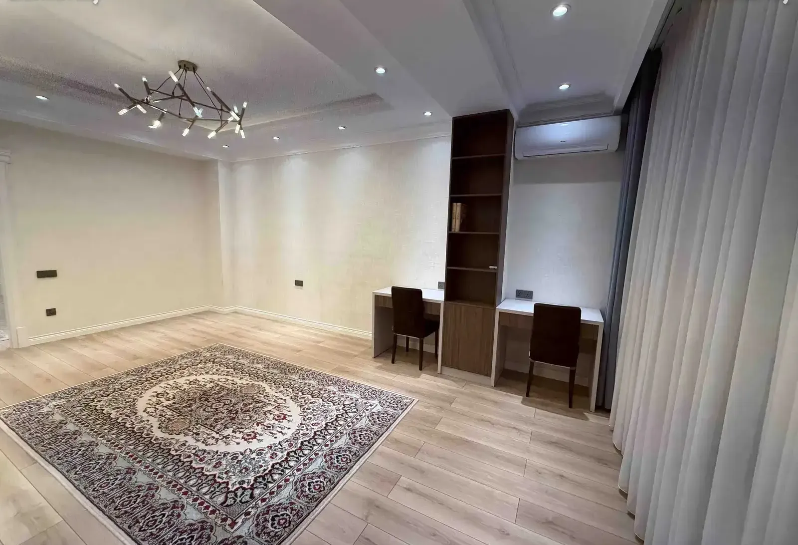 3-комн. квартира, 5 этаж, 130м², Цум