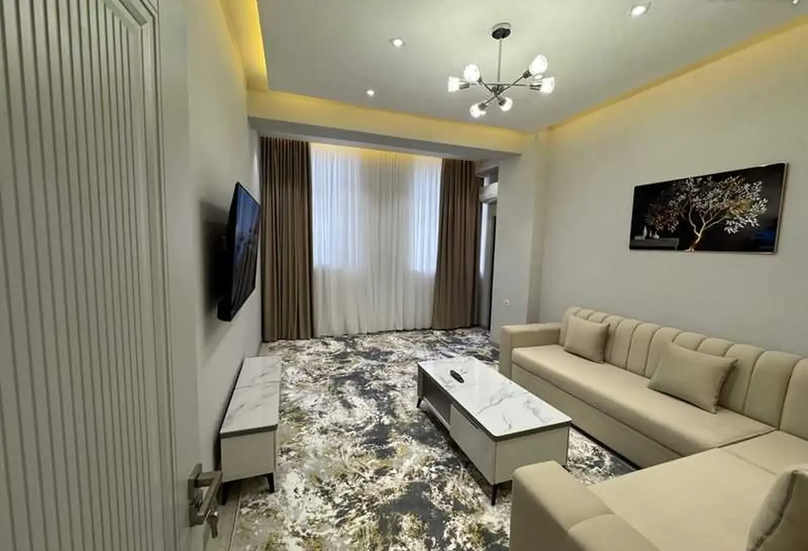 2-комн. квартира, 4 этаж, 60м², Гостиница Хилтон