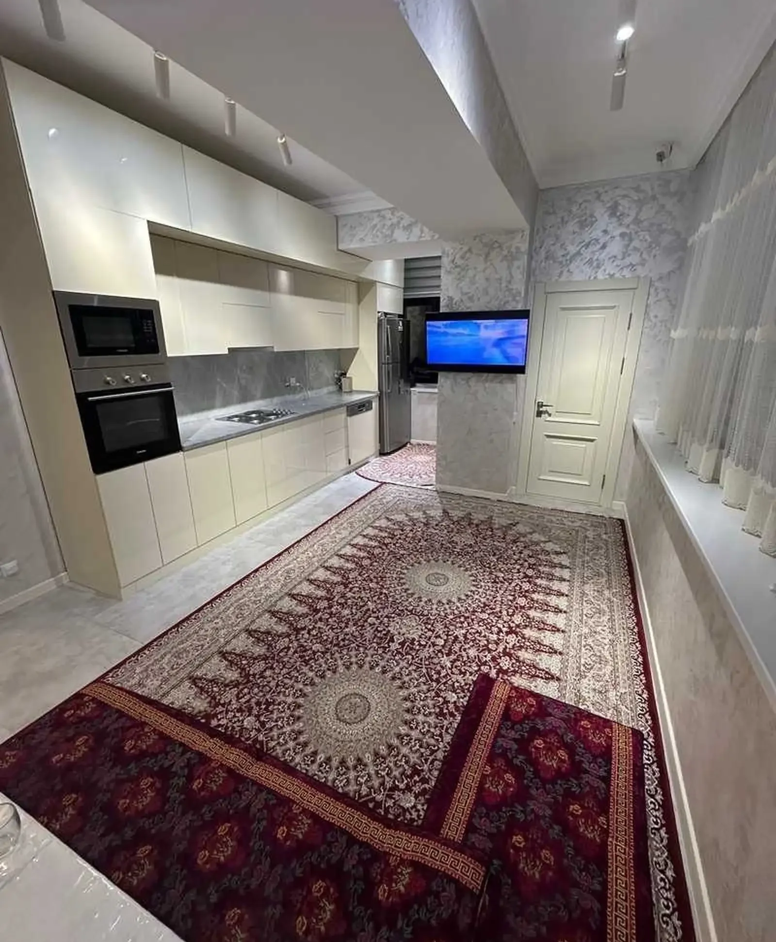3-комн. квартира, 14 этаж, 120 м², Шохмансур