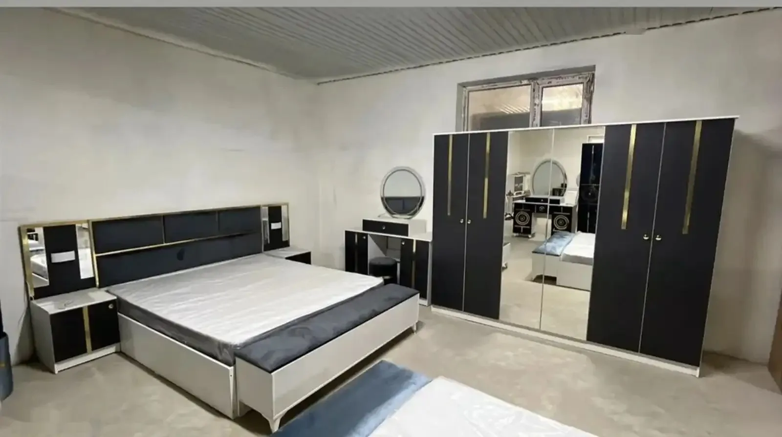 Спальный гарнитур