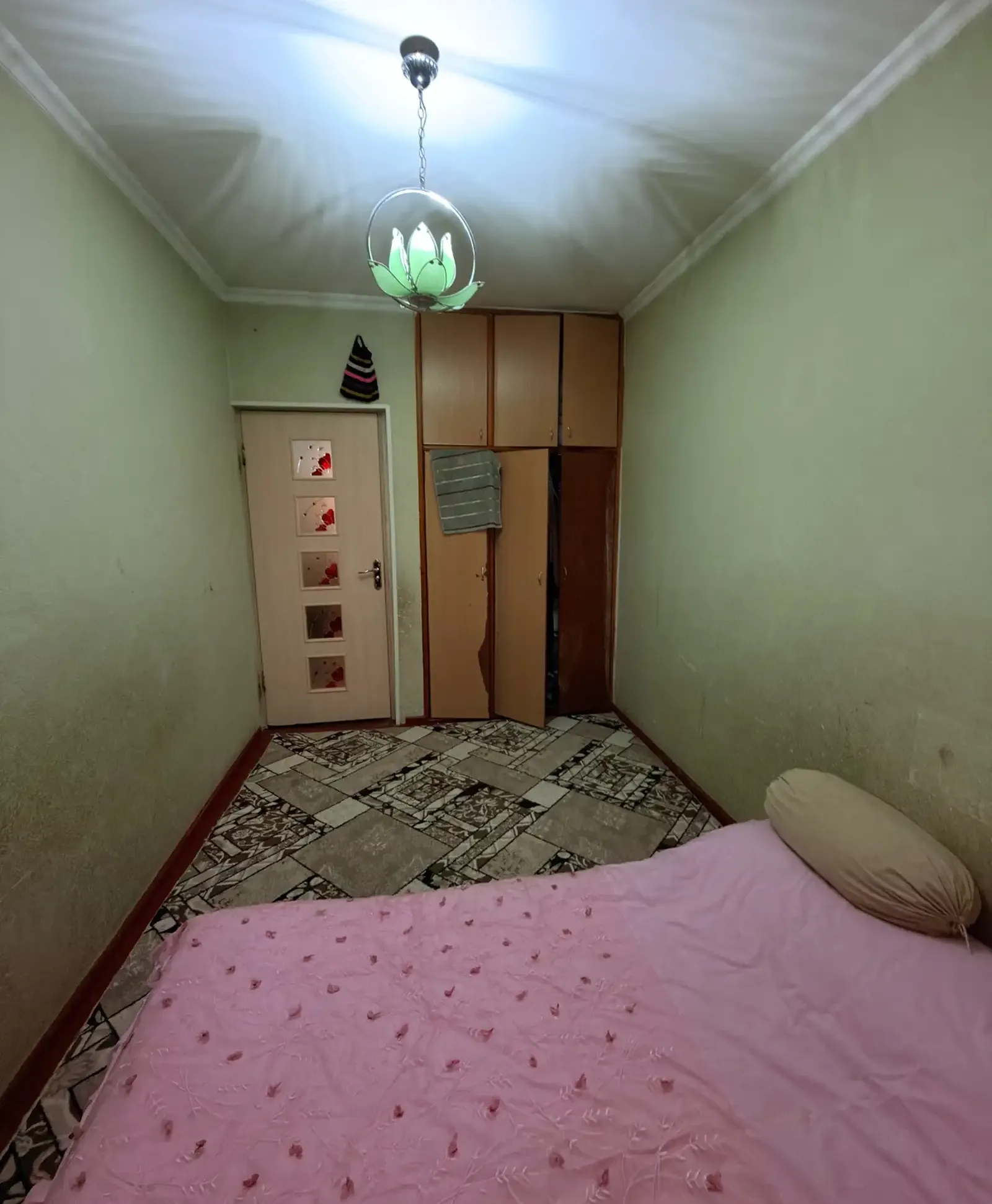 3-комн. квартира, 4 этаж, 60 м², 84 мкр, сзади Ресторан Тайга