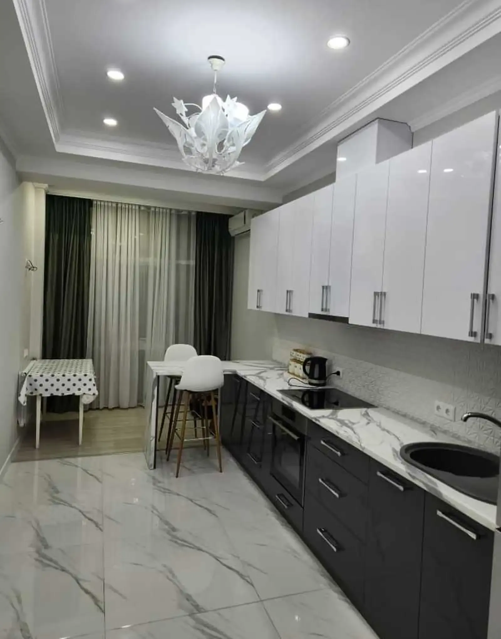 3-комн. квартира, 15 этаж, 137м², Ватан