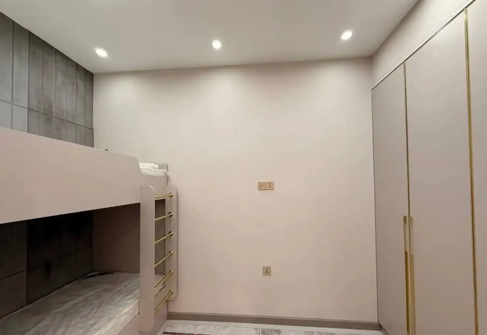 3-комн. квартира, 6 этаж, 80 м², Сино, 33 мк