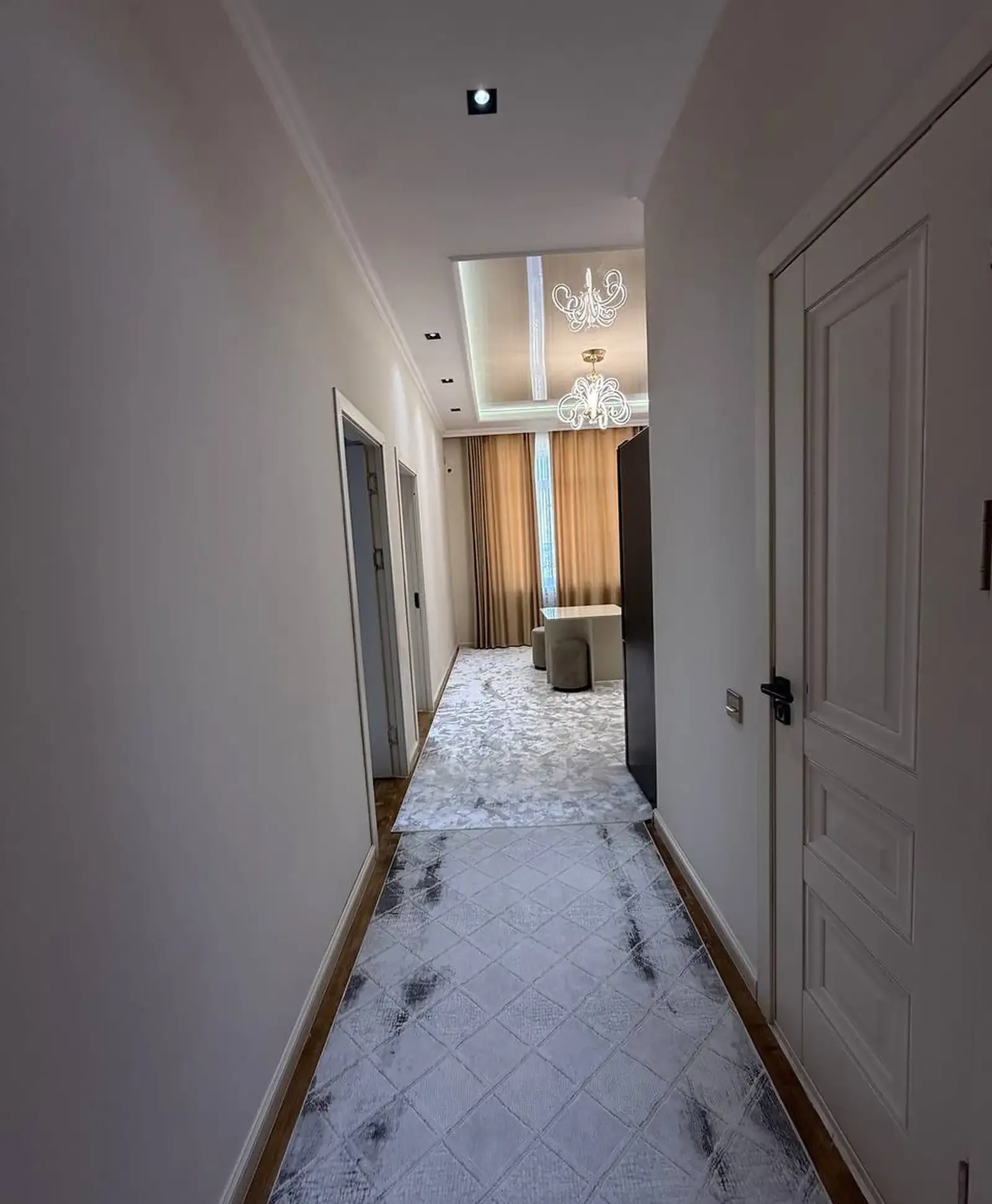 2-комн. квартира, 19 этаж, 52 м², Шохмансур