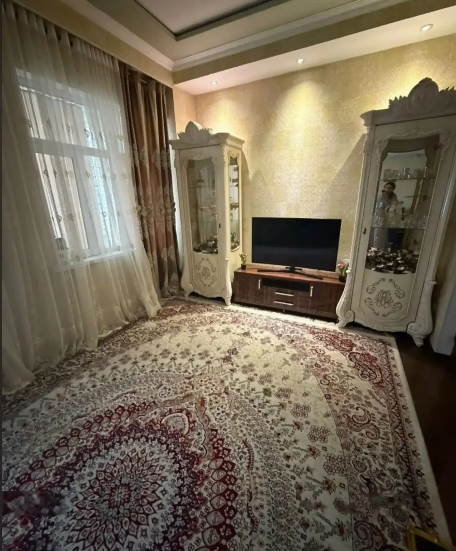 2-комн. квартира, 3 этаж, 80м², фирдавси