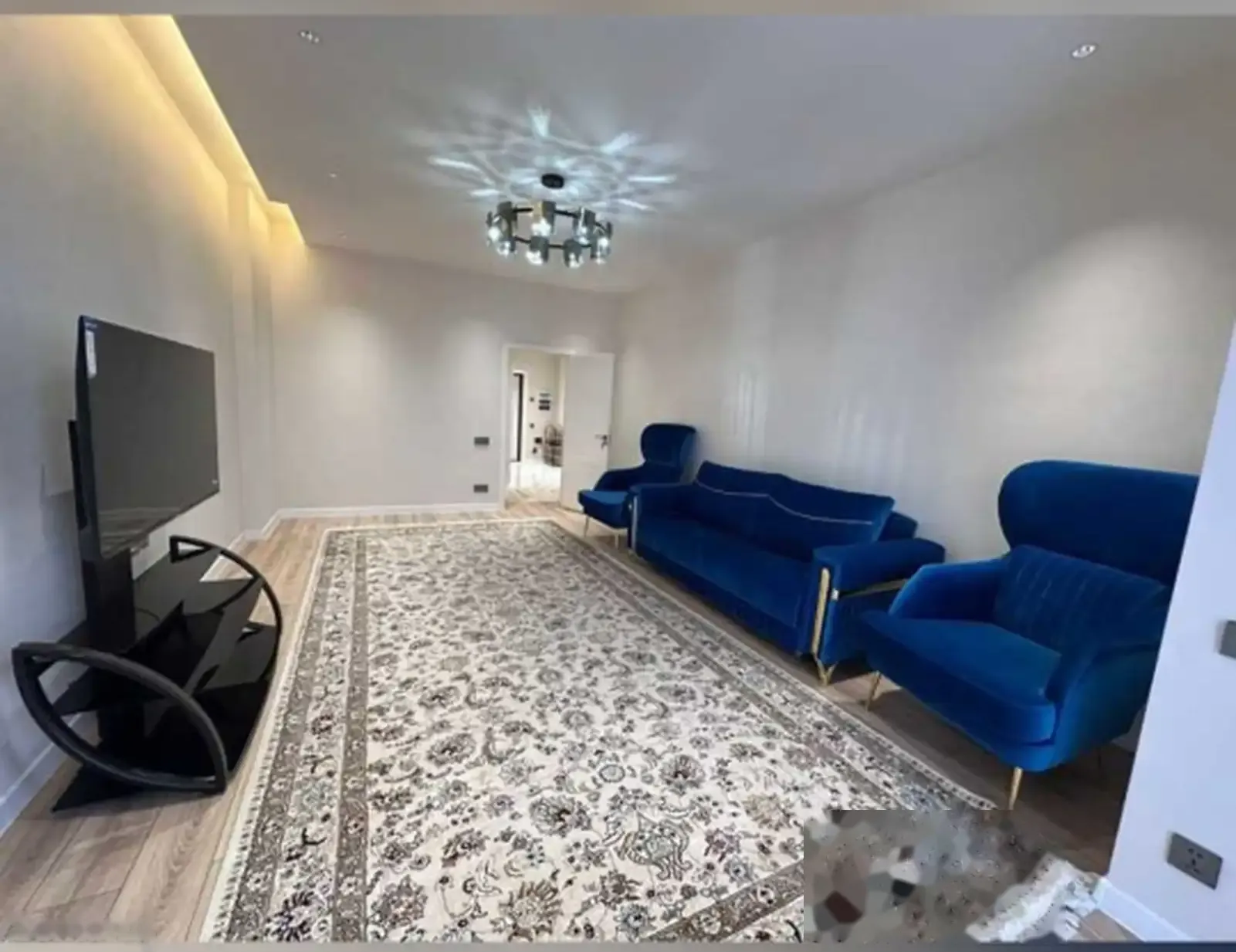 2-к квартира, 18 этаж, 95 м², Айни