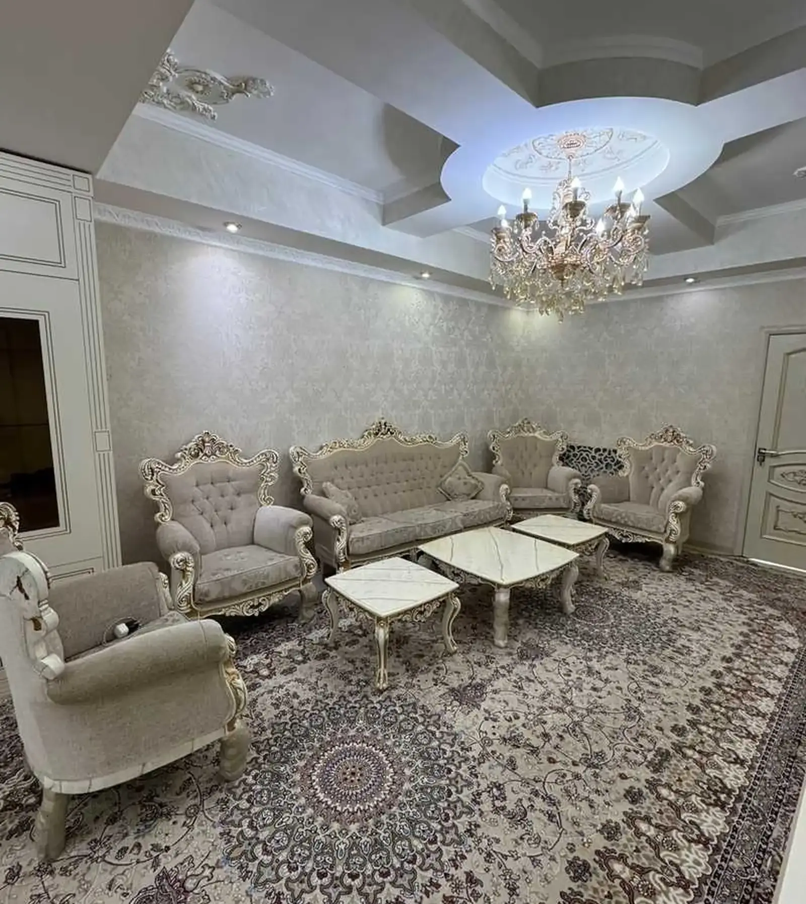 3-комн. квартира, 8 этаж, 140м², дом печать