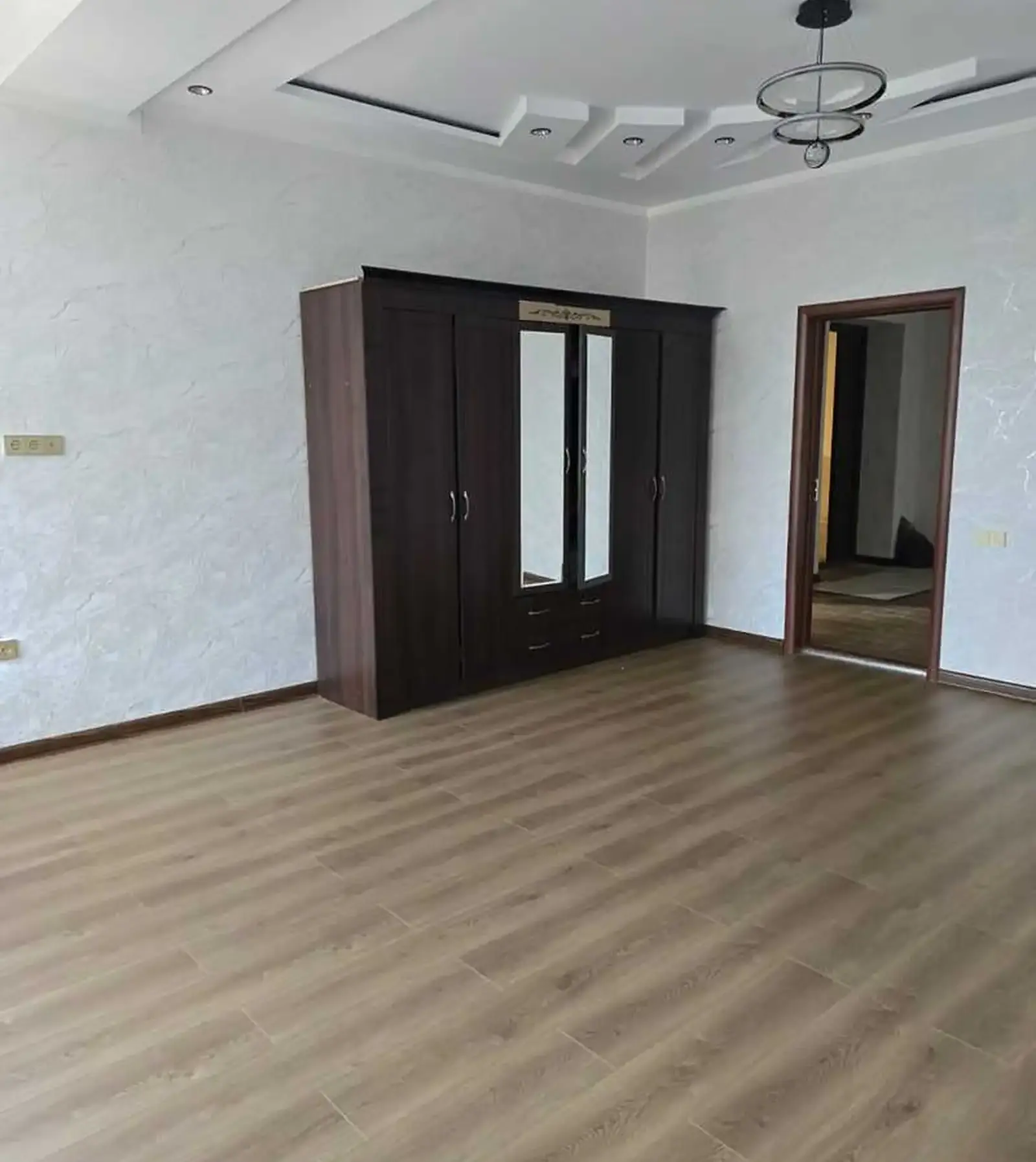 3-комн. квартира, 2 этаж, 140м², Н Сино