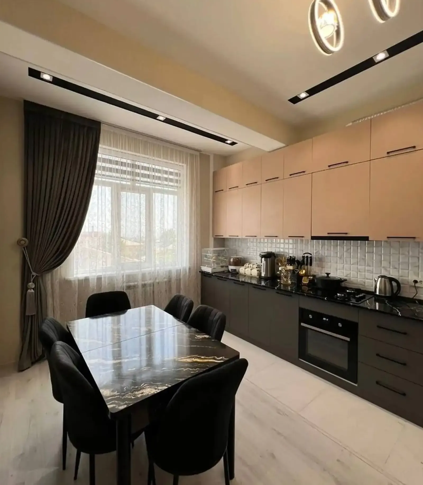2-комн. квартира, 3 этаж, 85 м², Дуоб, Наздикии Ёкут 2000
