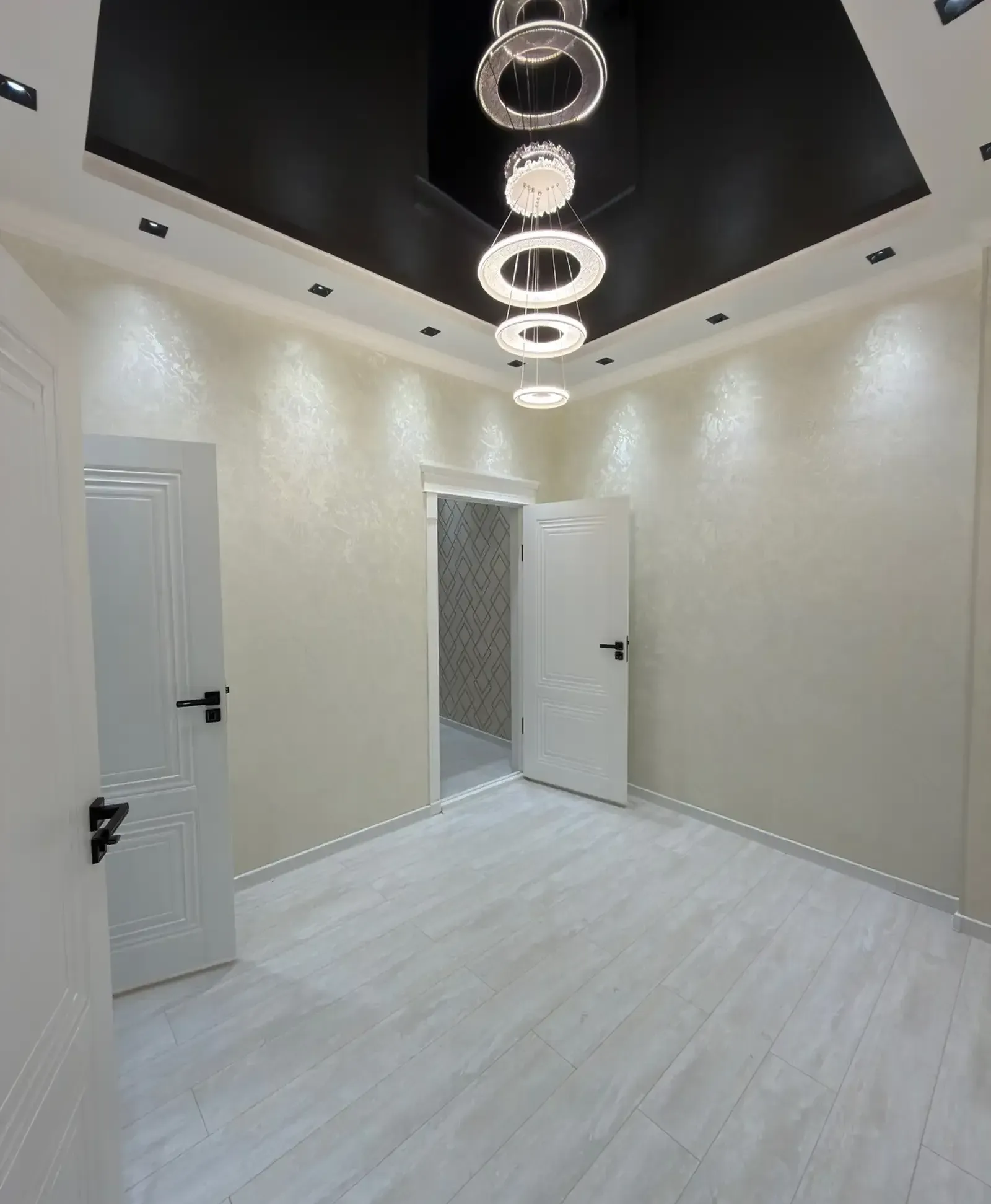 2-комн. квартира, 18 этаж, 60м², Шохмансур, Айни