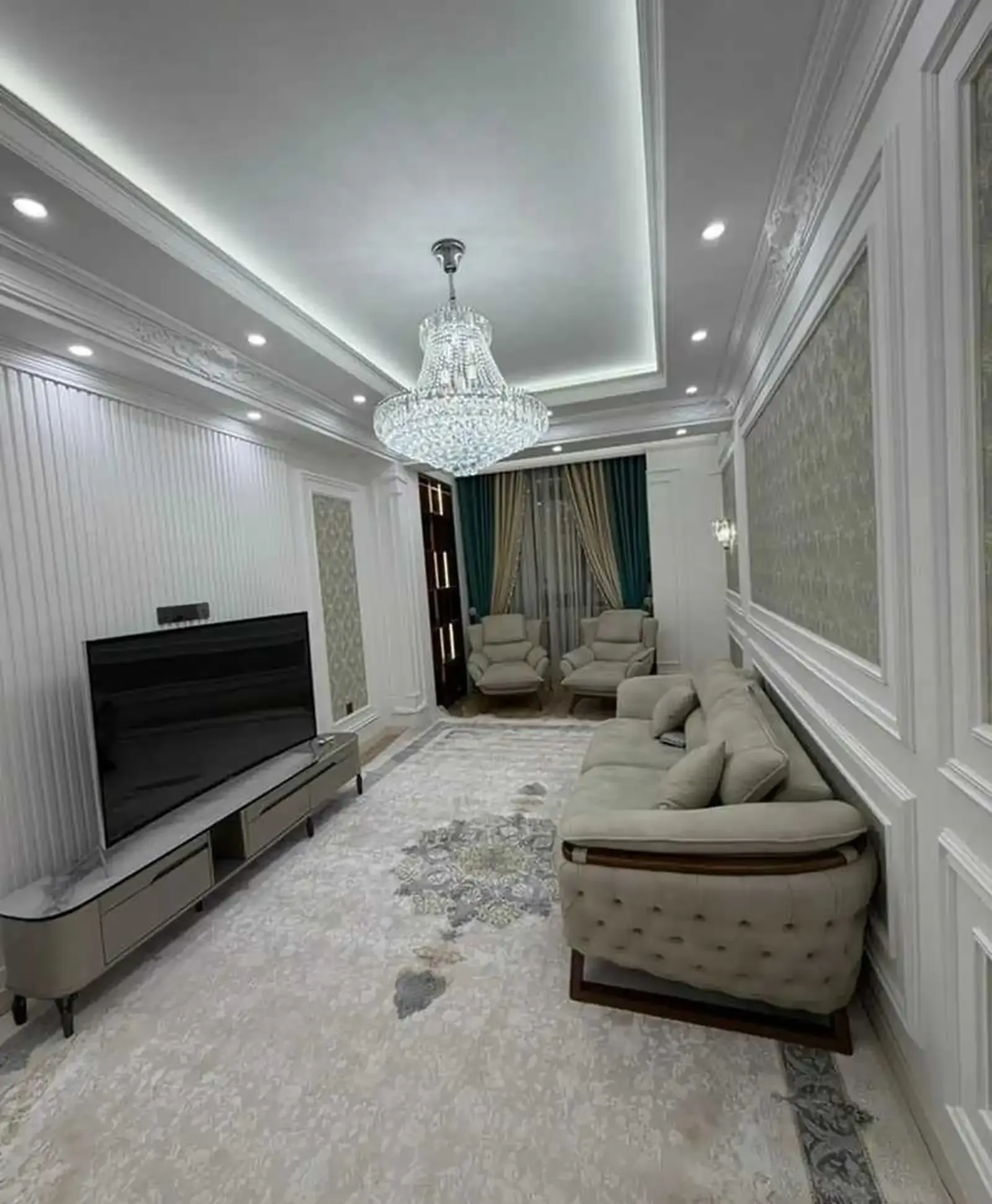 3-комн. квартира, 1 этаж, 107м², Доми Сафо ру ба руи парки Истиклол