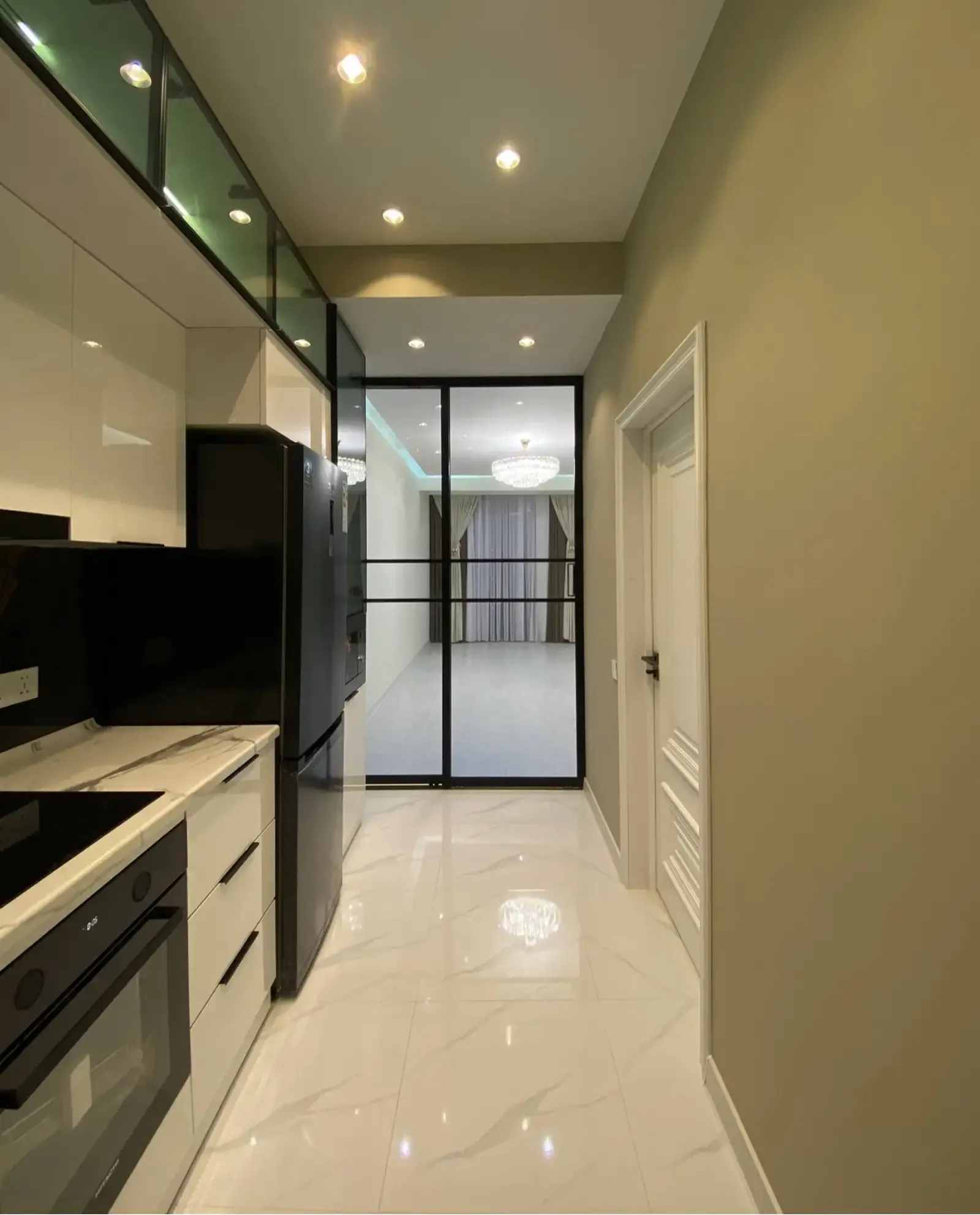 2-комн. квартира, 12 этаж, 66 м², Сино Сити Молл