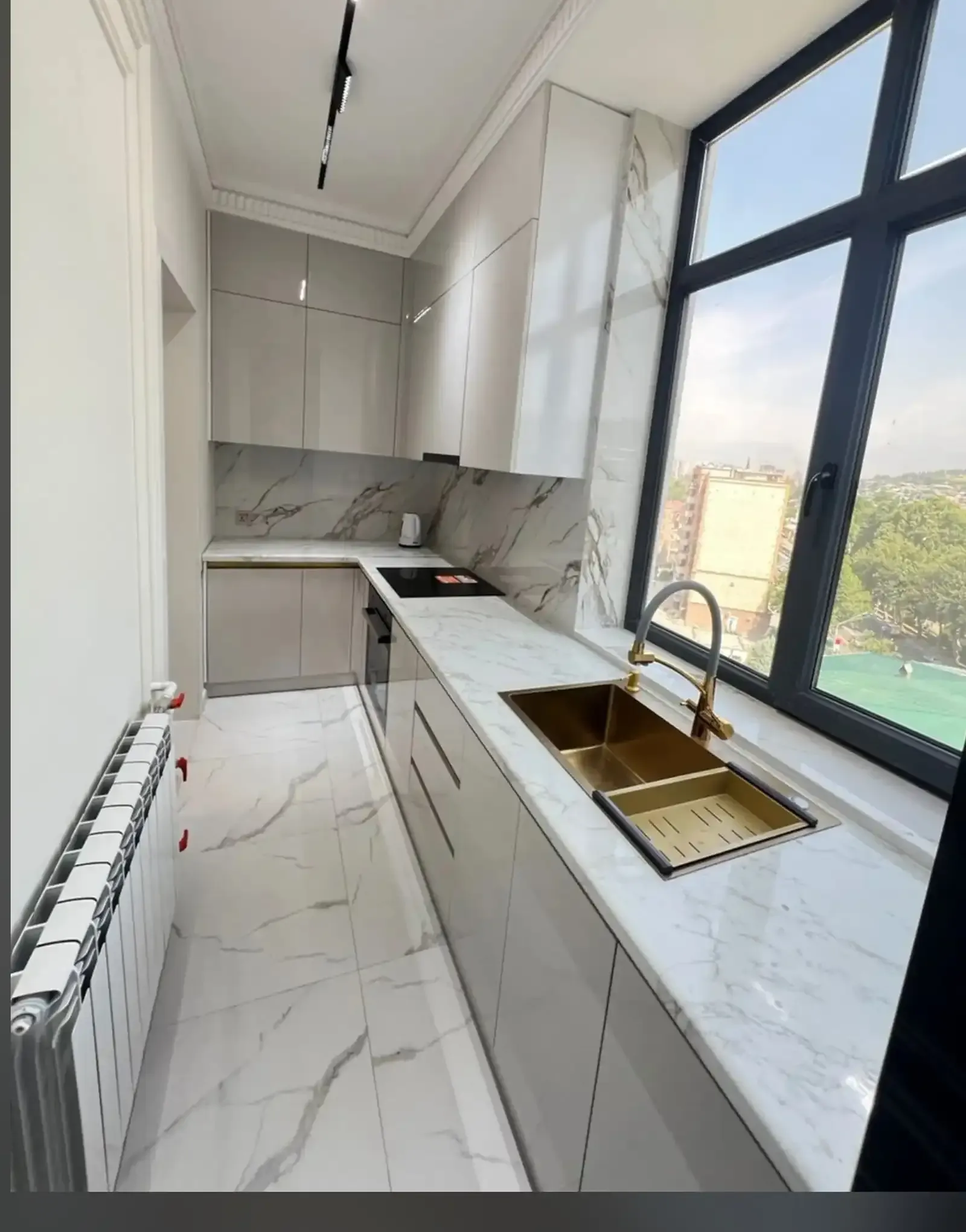 2-комн. квартира, 10 этаж, 82м², шоҳмансур