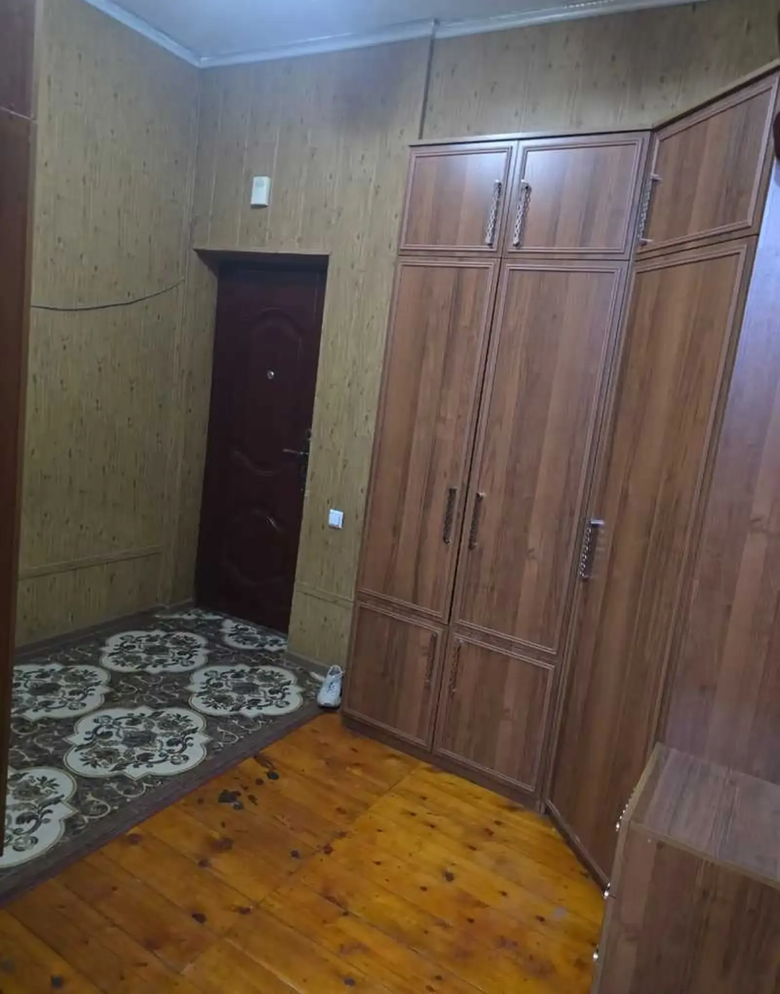 2-комн. квартира, 3 этаж, 80м², Фирдавси