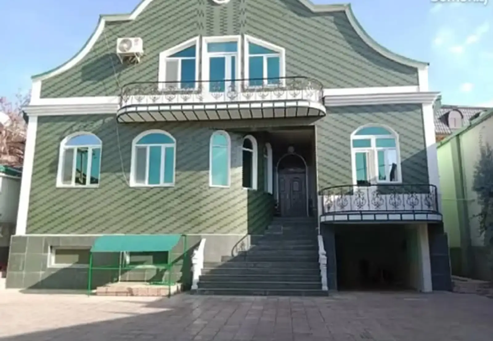 2-этажный, 8 комнатный дом, 450 м², И. Сомони
