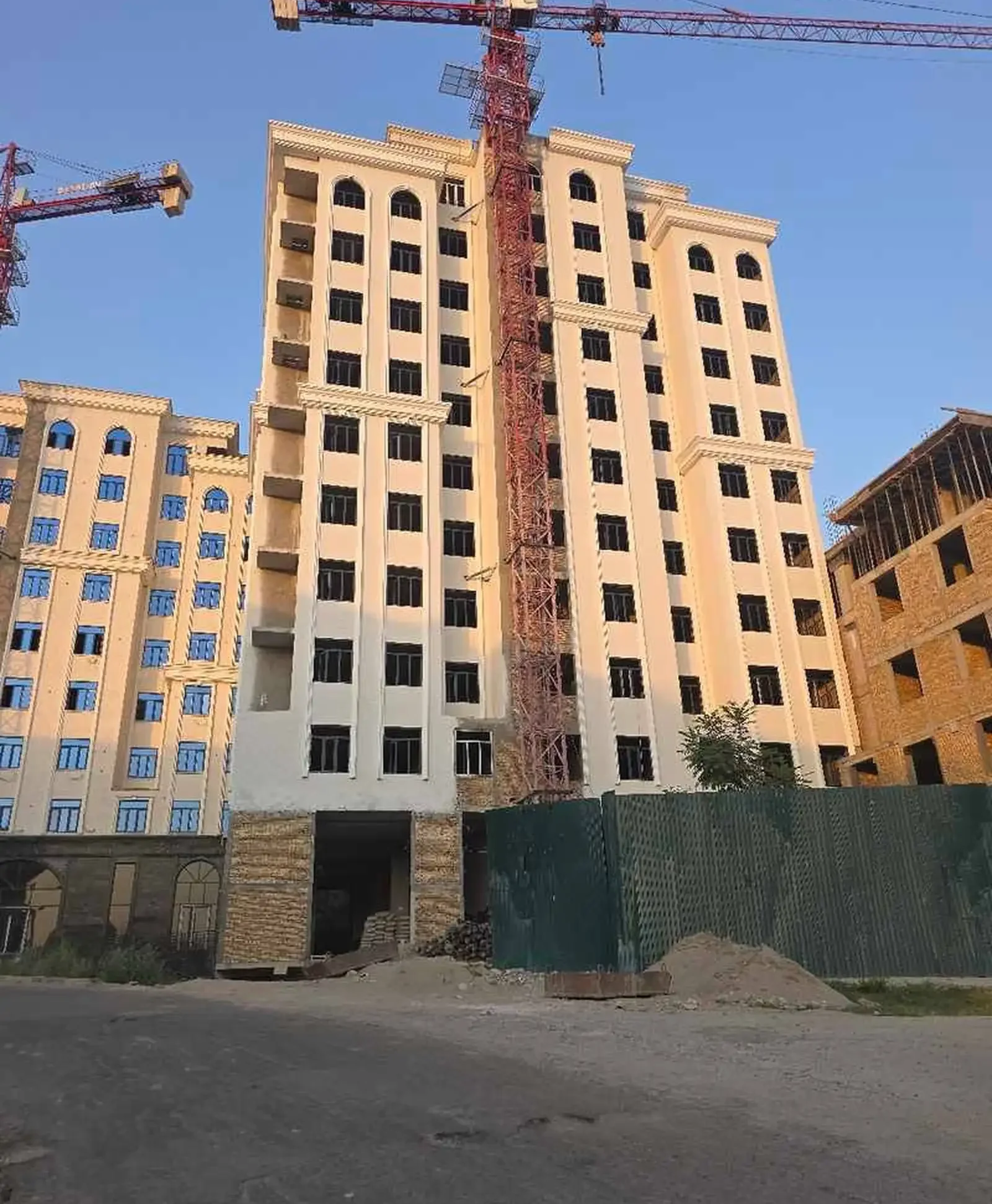 3-комн. квартира, 2 этаж, 121 м², Исмоили Сомони