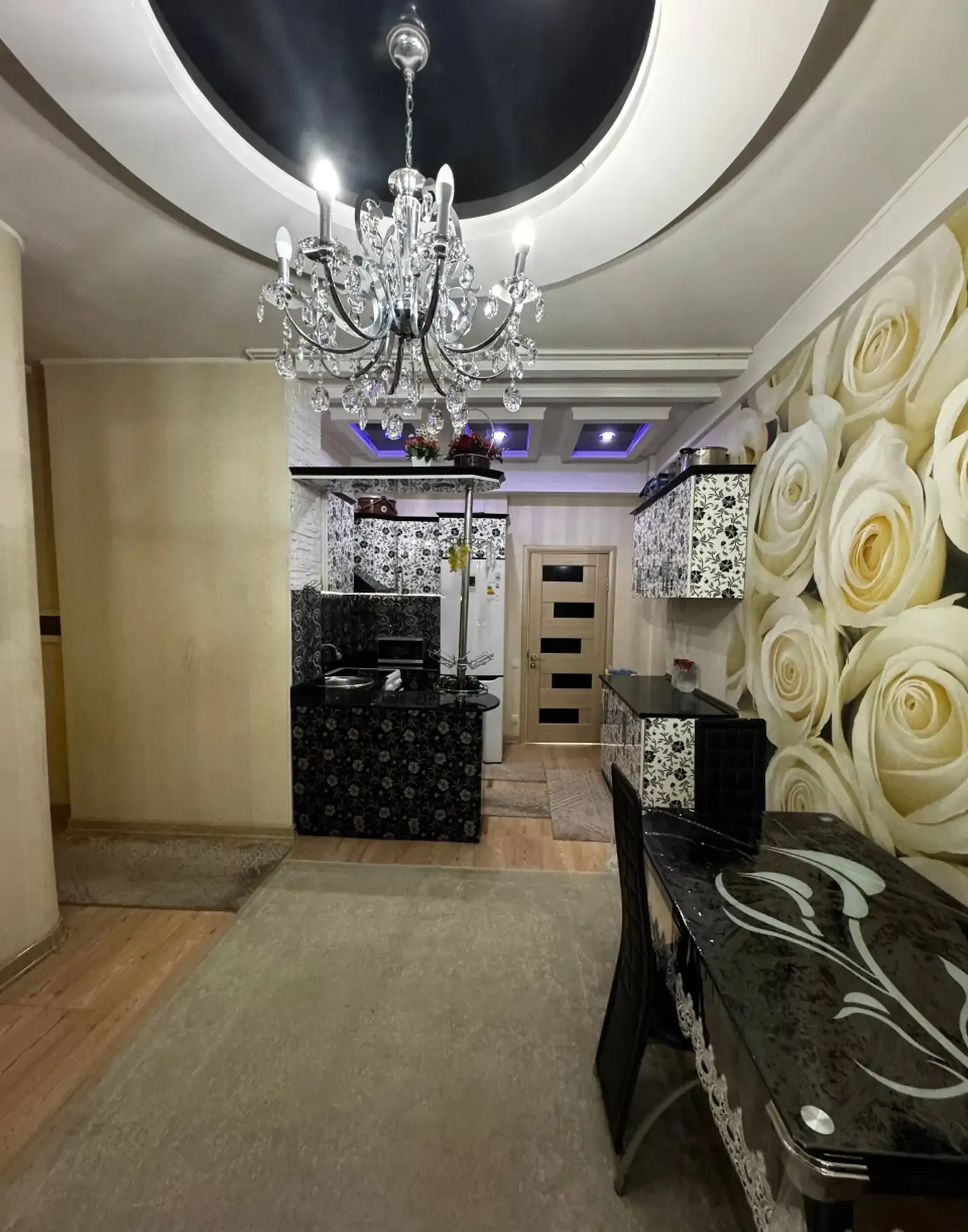 3-комн. квартира, 13 этаж, 107 м², И.Сомони дом Паркинг орт Мгу