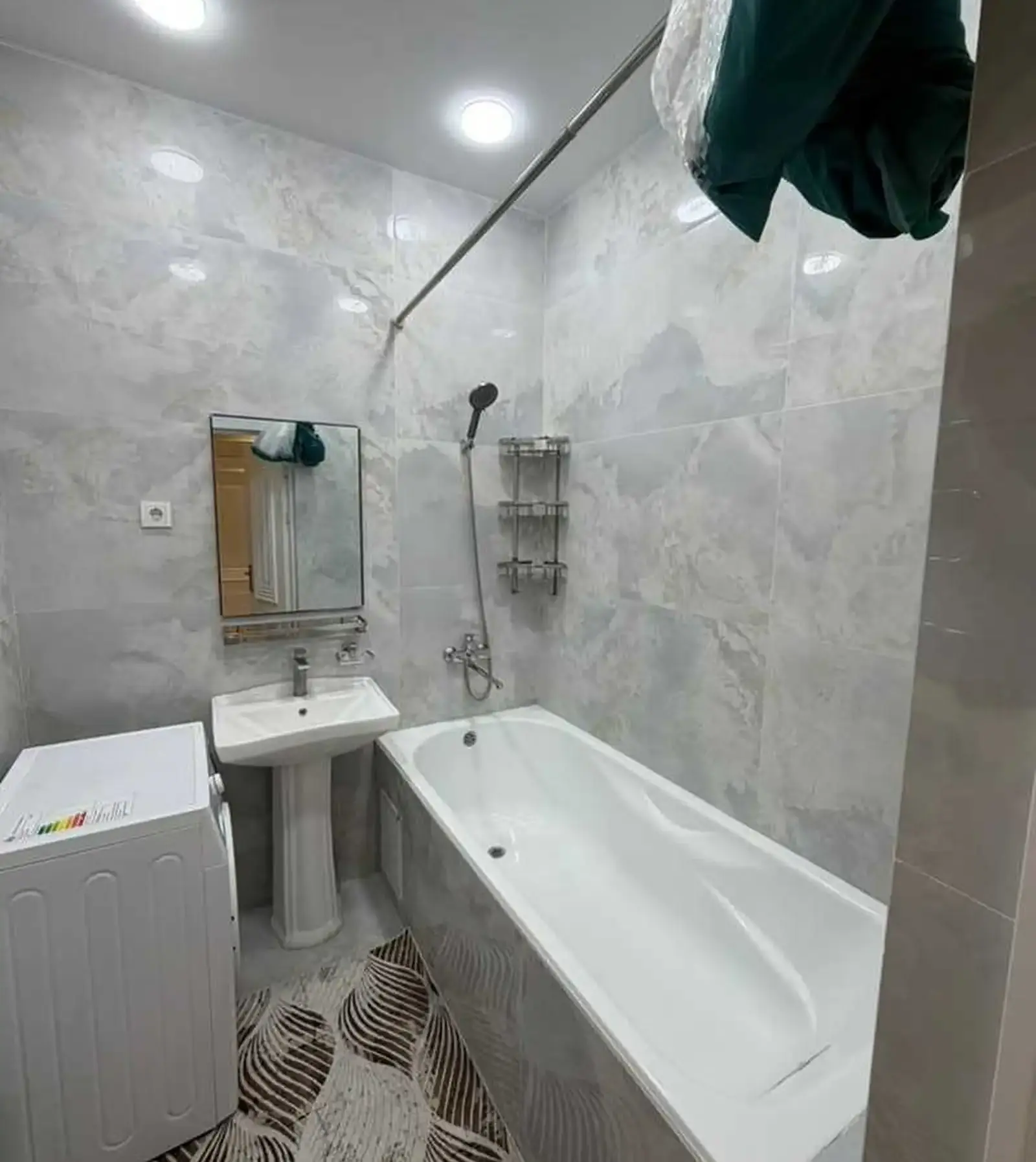 3-комн. квартира, 3 этаж, 100м², Фирдавси