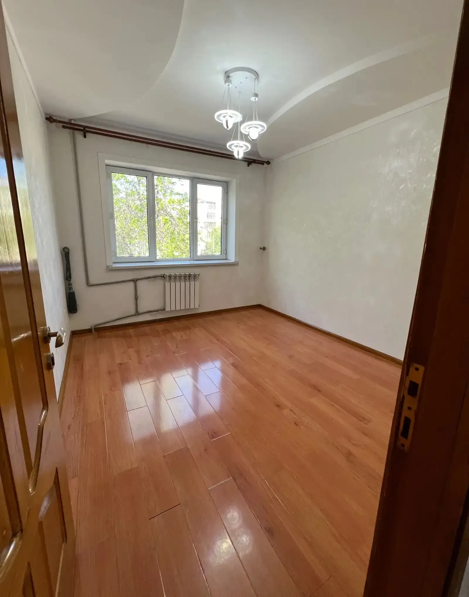 4-комн. квартира, 3 этаж, 82м², 33 МКР