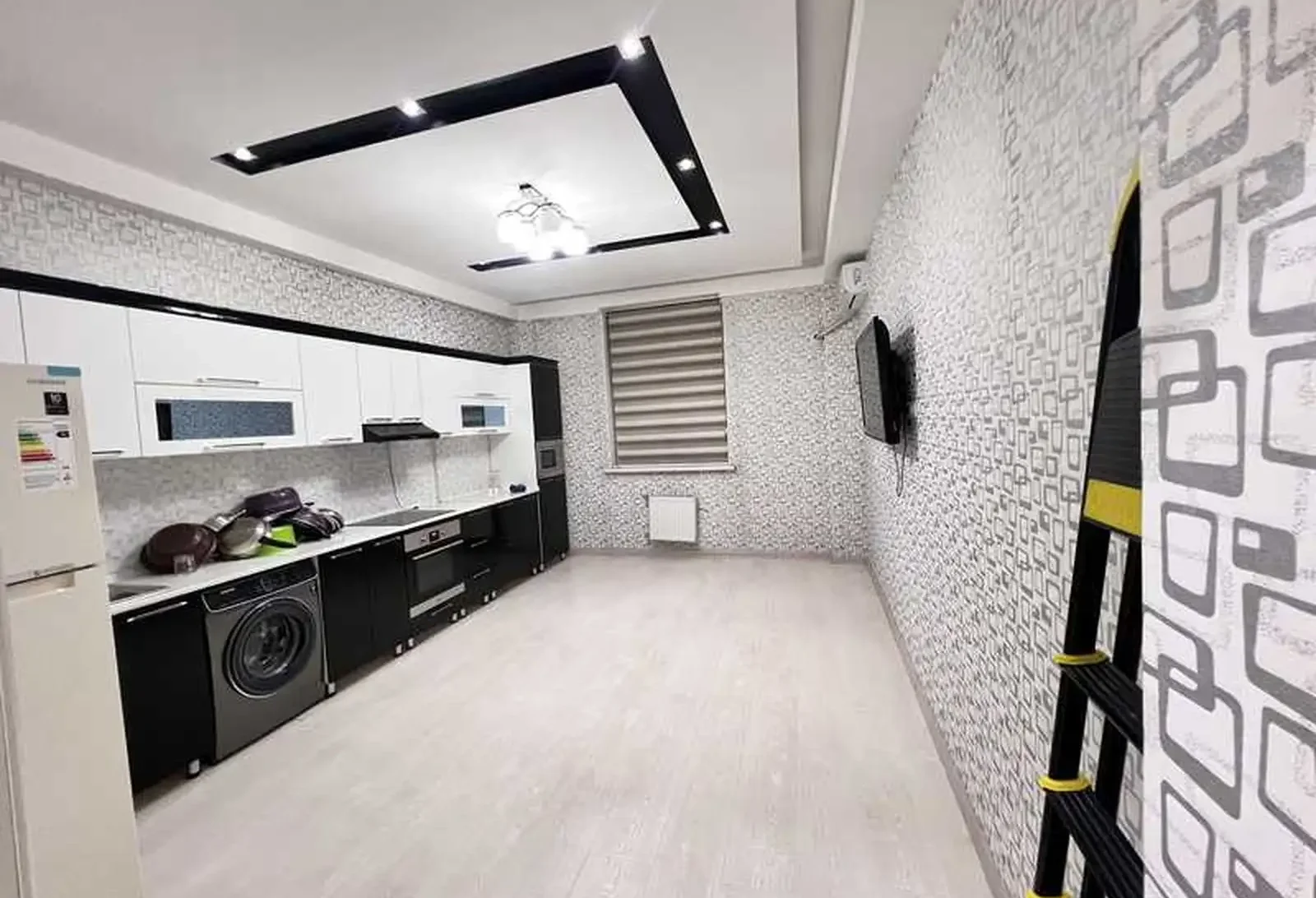 3-комн. квартира, 8 этаж, 160м², Сино 82 мкр