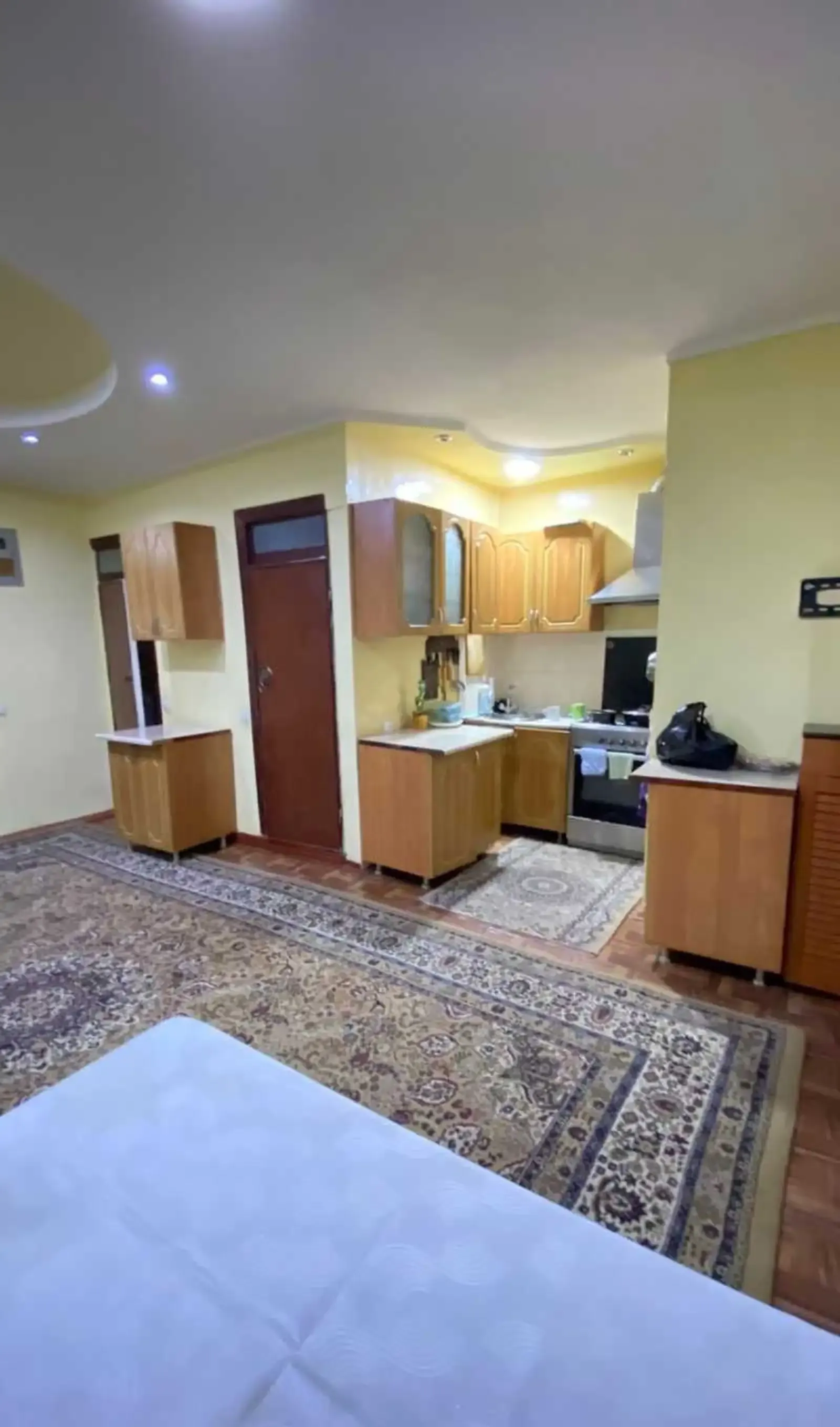 3-комн. квартира, 1 этаж, 75м², Шохмансур