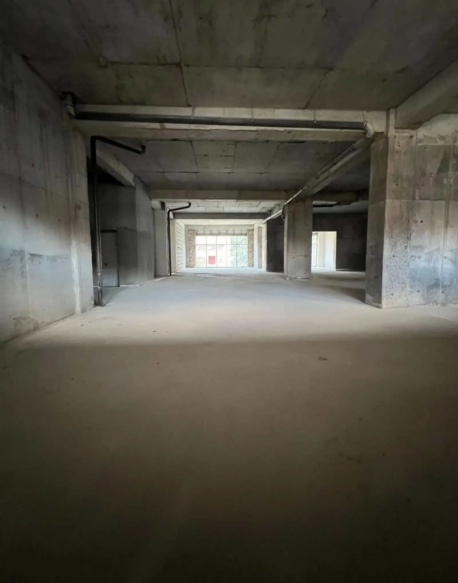 Помещение под свободное назначение, 385м², И Сомони
