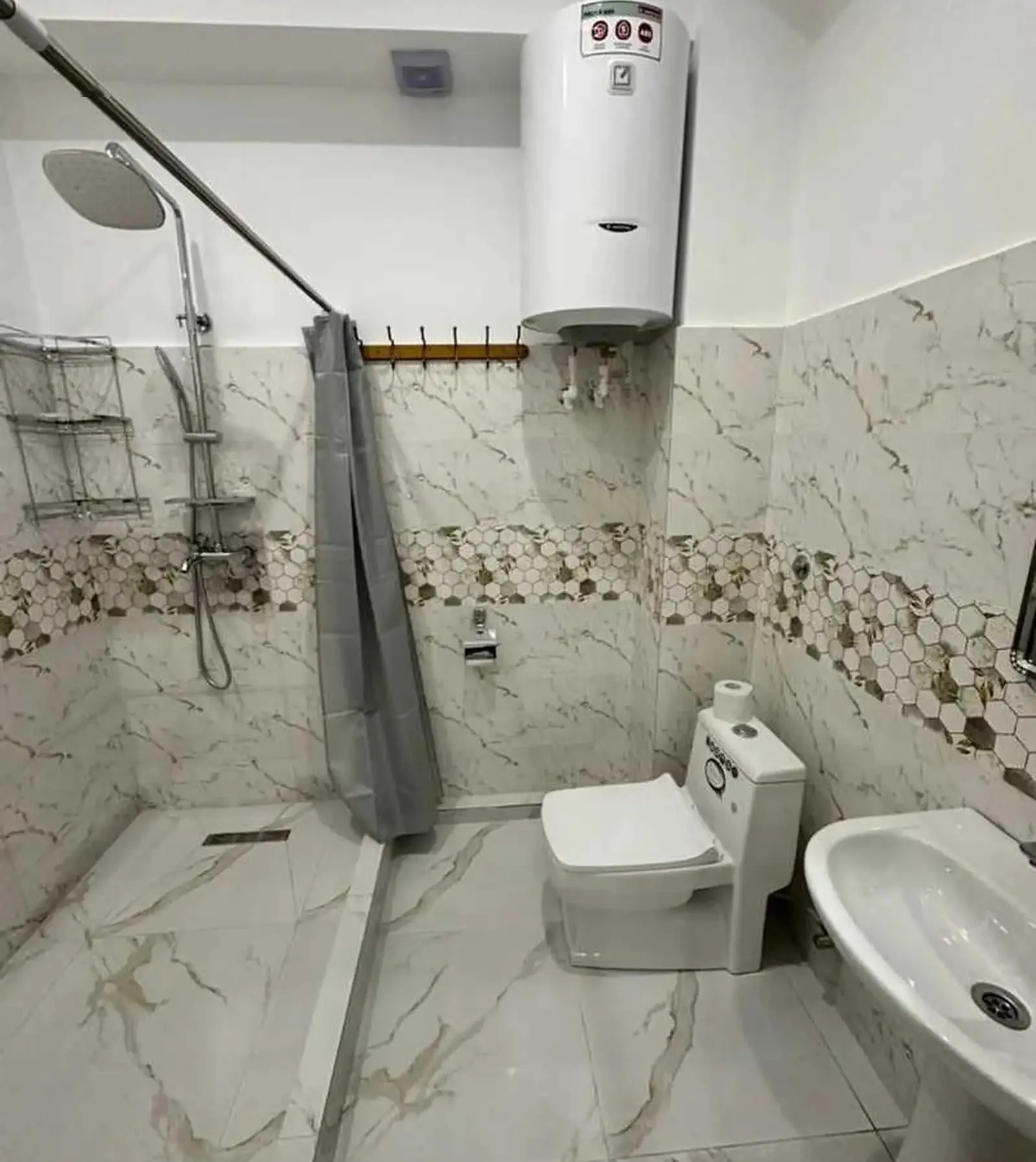 2-комн. квартира, 5 этаж, 75м², Сино