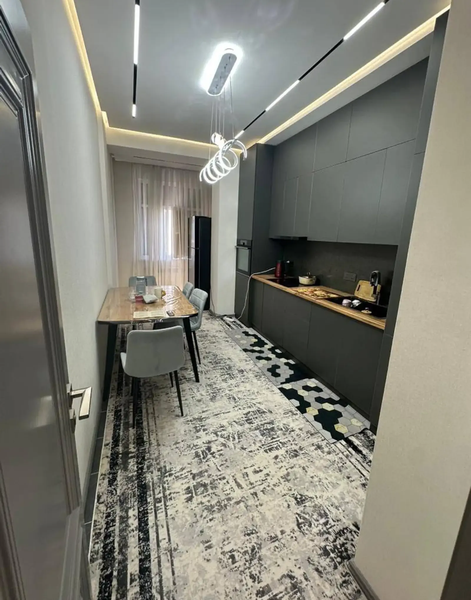 3-комн. квартира, 10 этаж, 77 м², Фирдавси, Молодежный