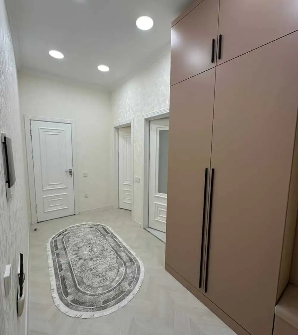 2-комн. квартира, 14 этаж, 65м², Караболо, Пеши Масчити Помириё