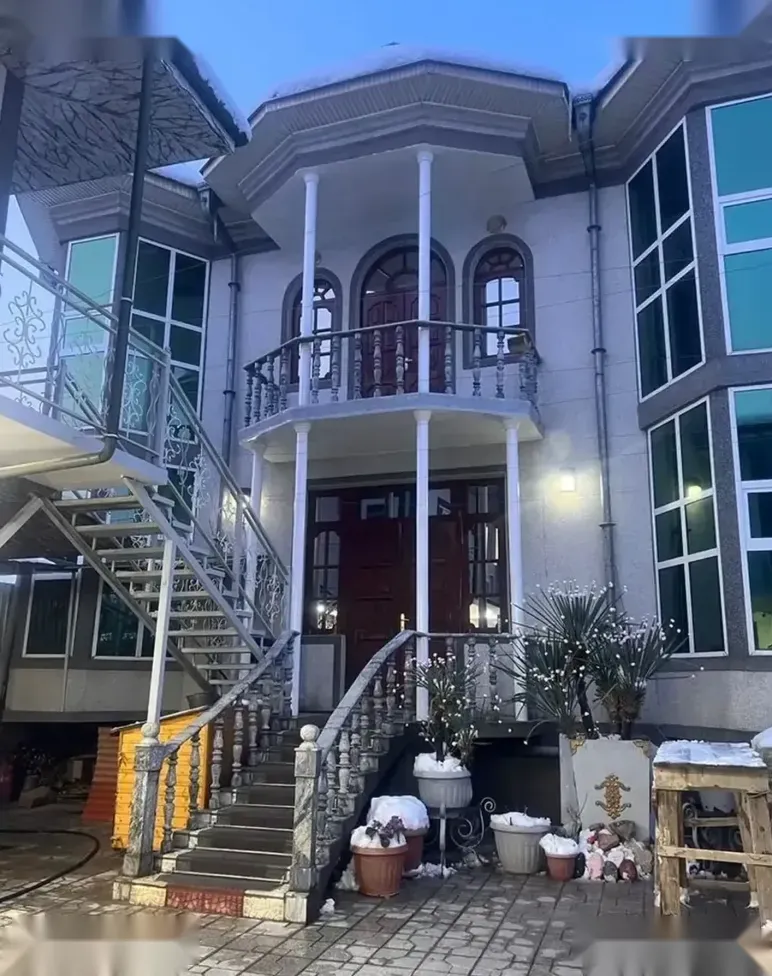 2-этажный, 8 комнатный дом, 430 м², Сомони