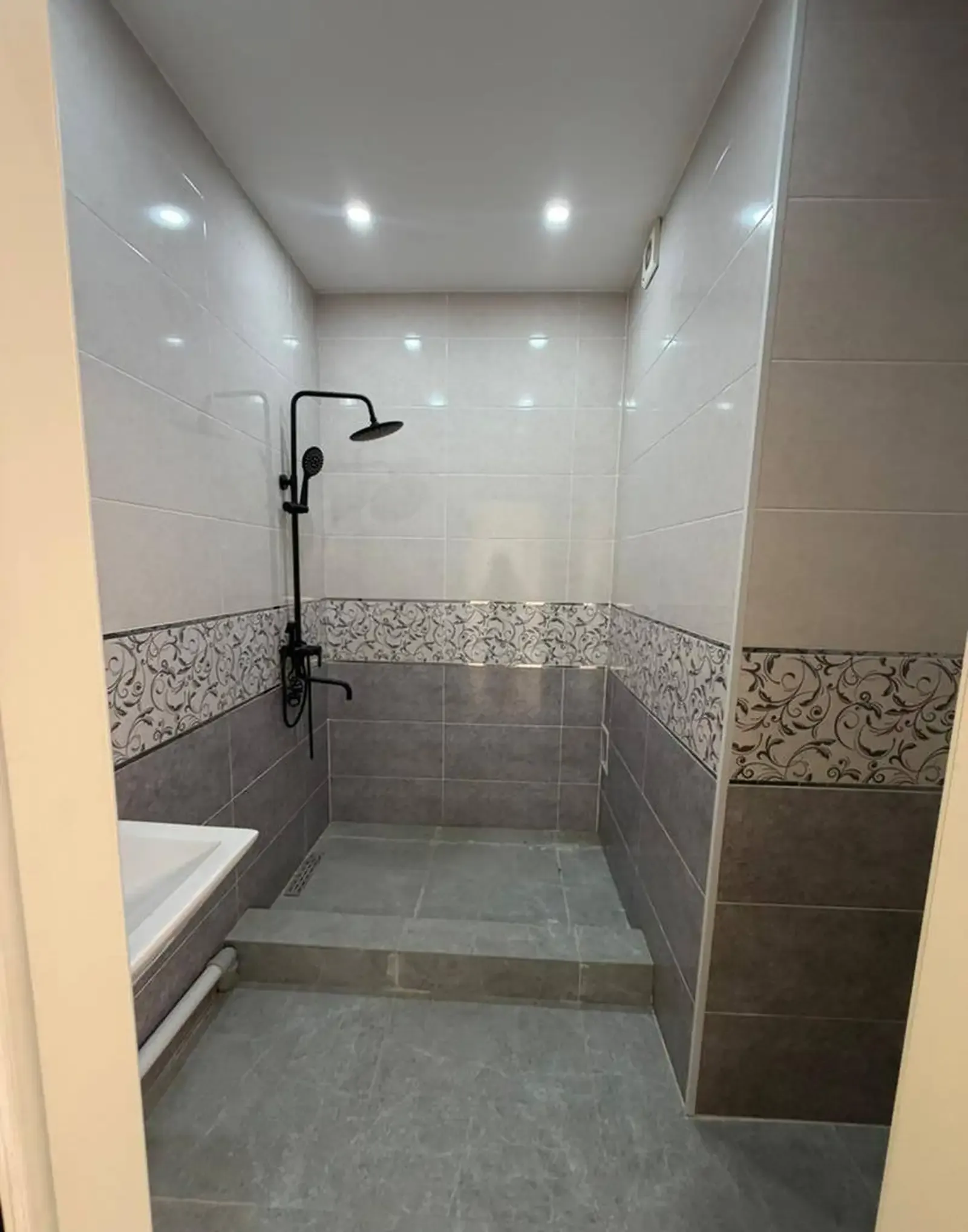 3-комн. квартира, 11 этаж, 100 м², Шохмансур