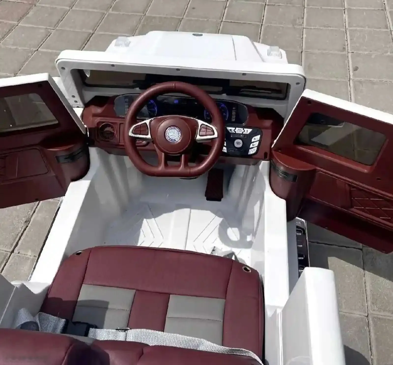 Детский электромобиль