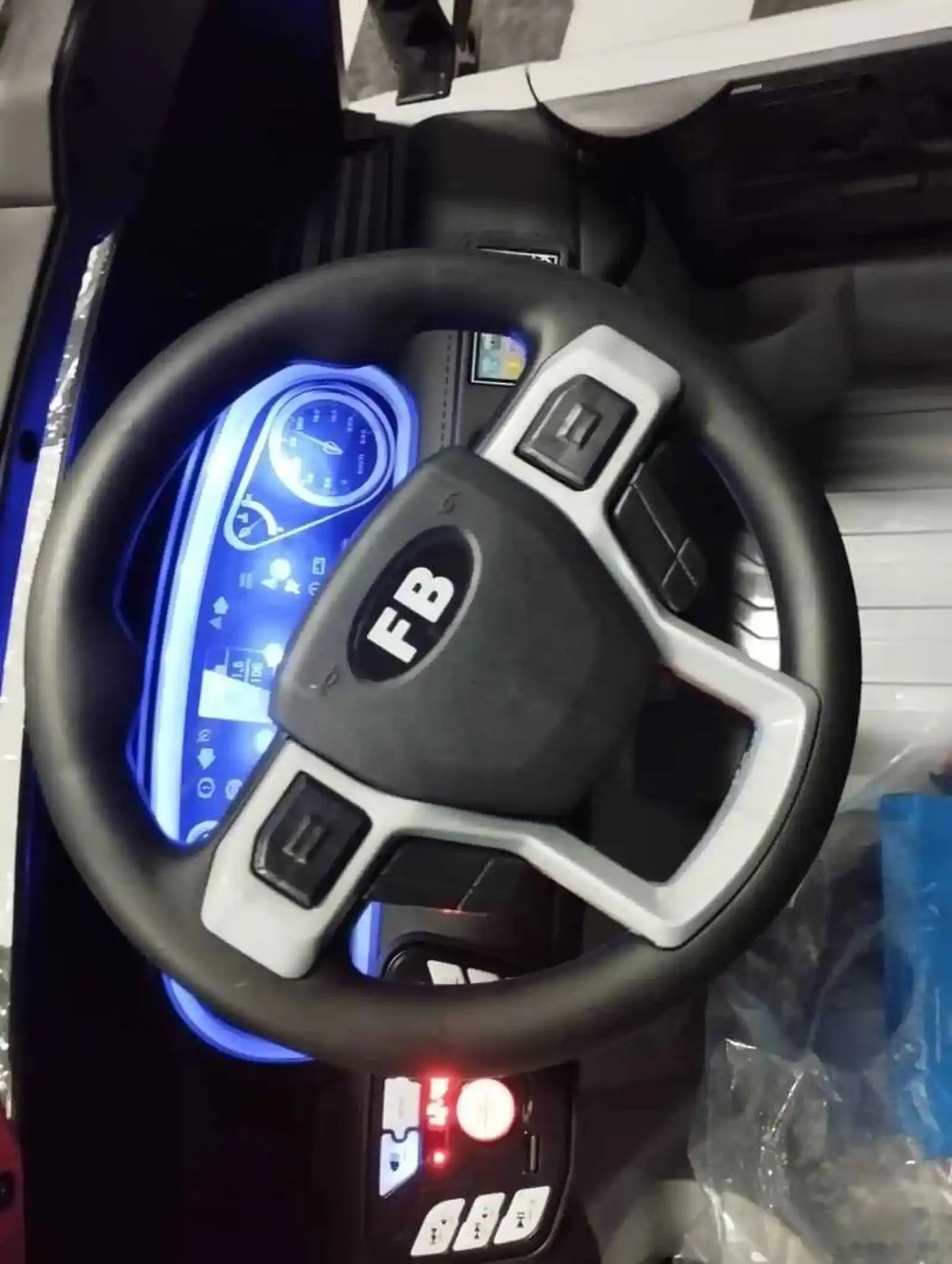 Детский электромобиль